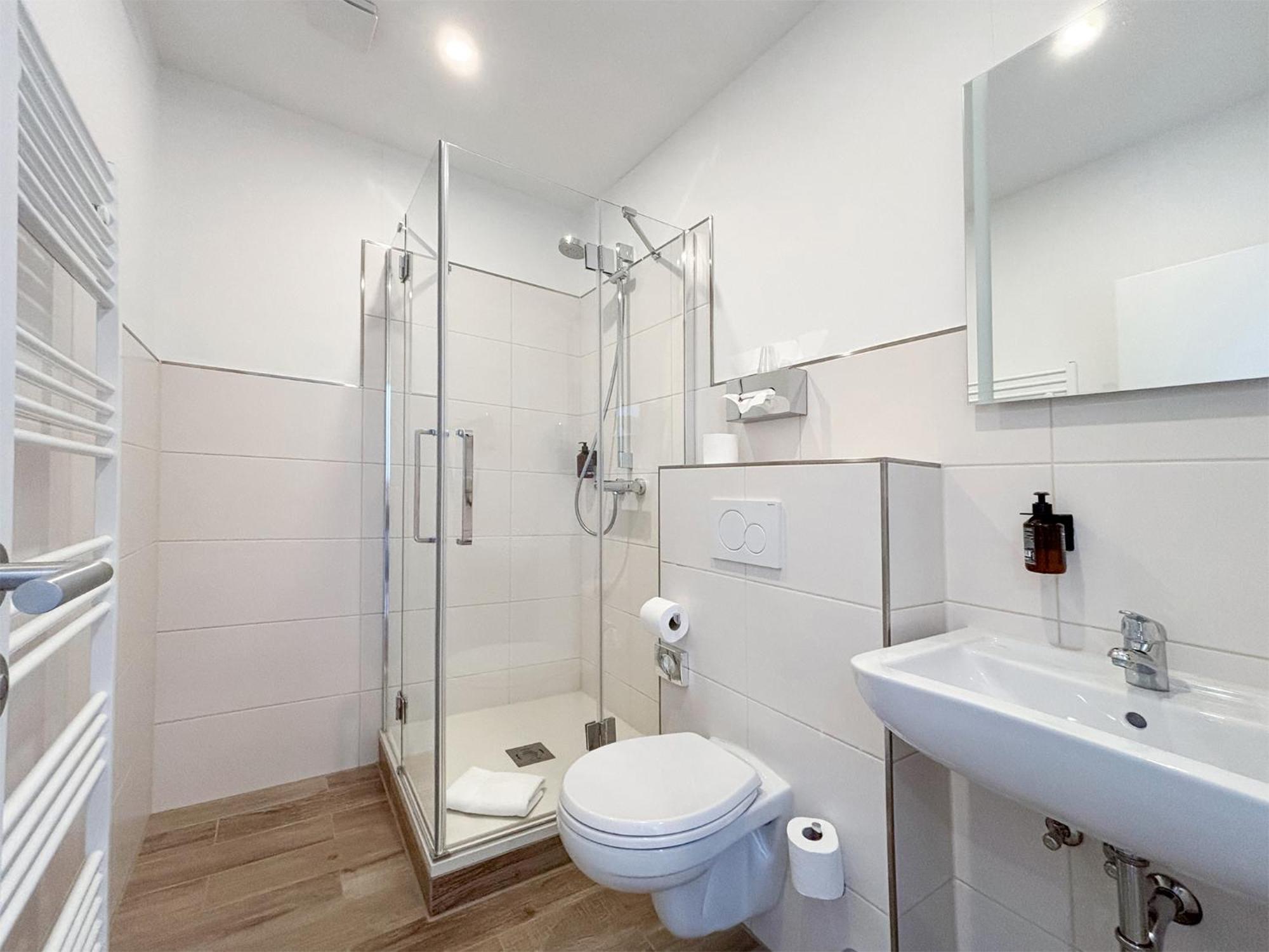 Single Room,1658070871:JPEG