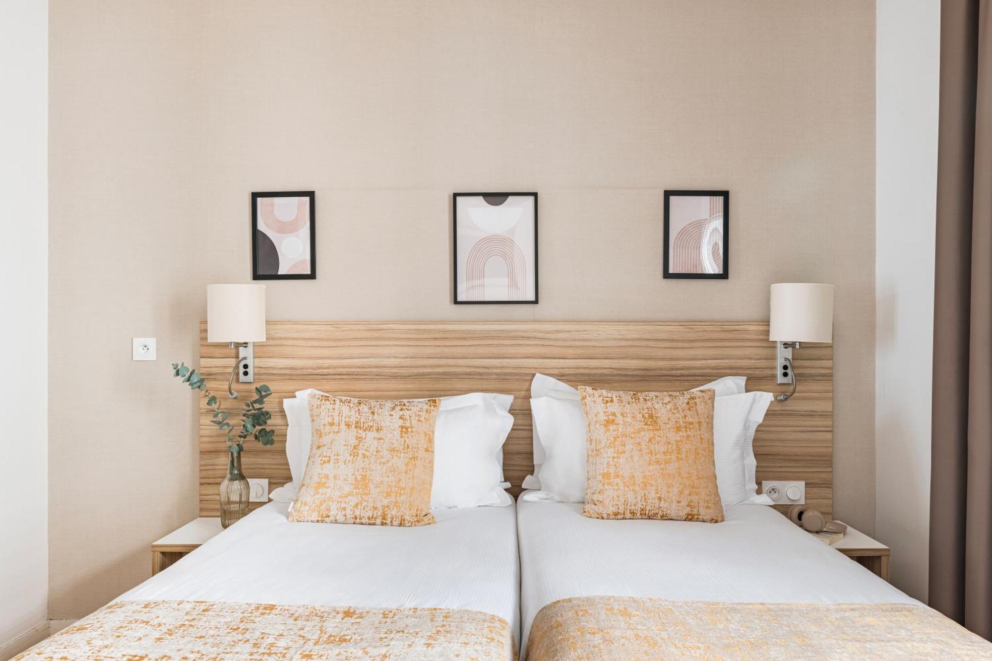 Twin Room,1658085858:JPEG
