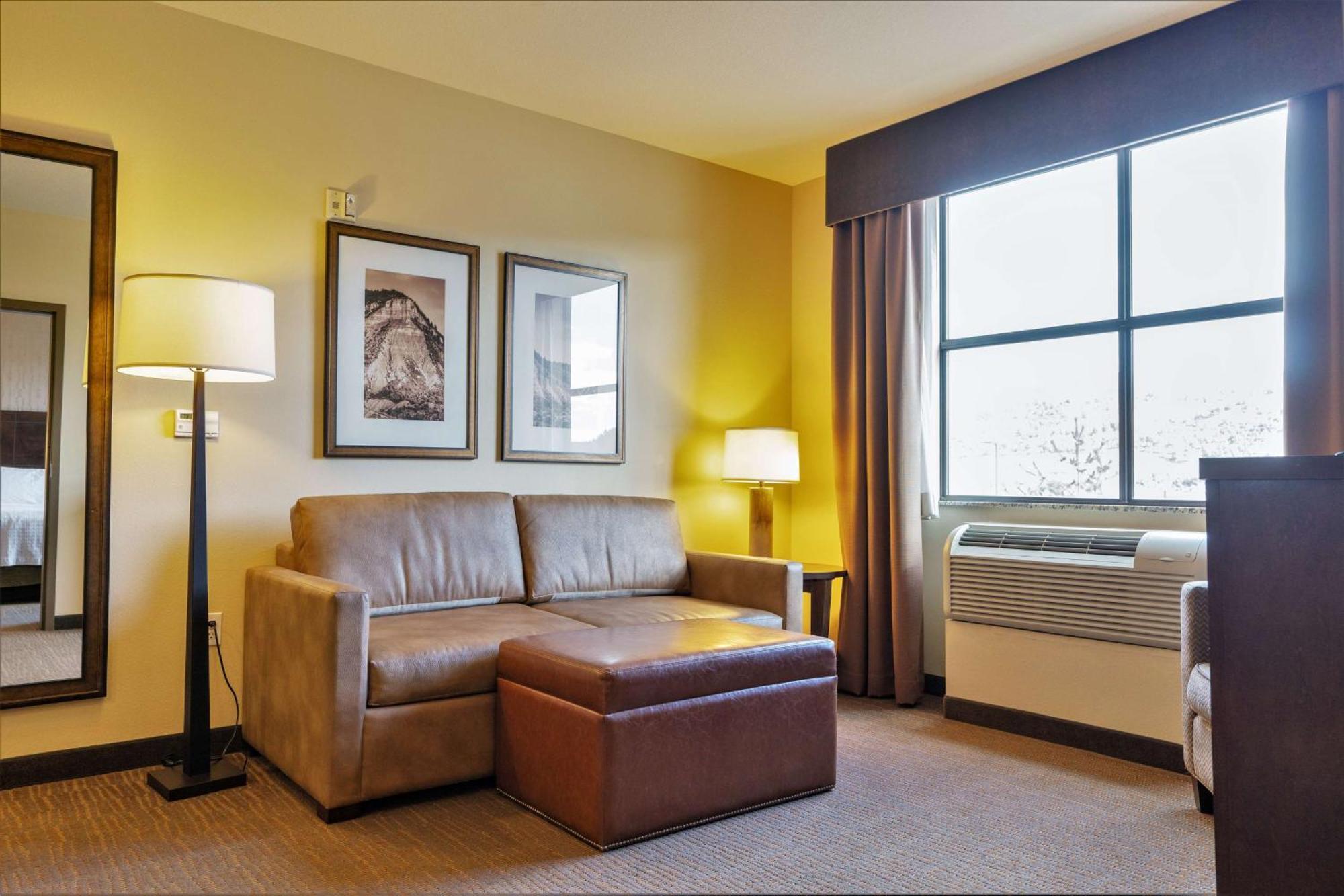One-Bedroom Queen Suite Two Queen Beds Non-Smoking,1658087391:JPEG