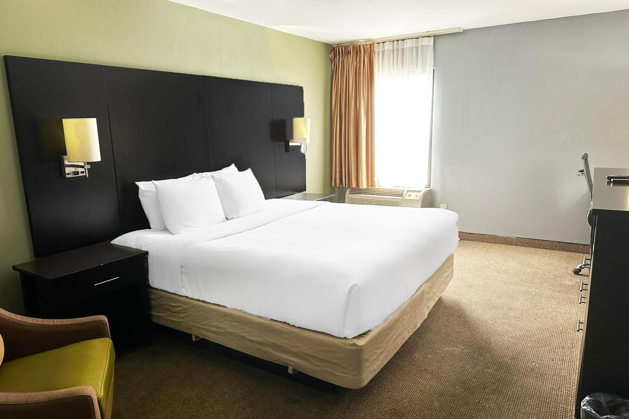 King Bed Accessible,1658093730:JPEG