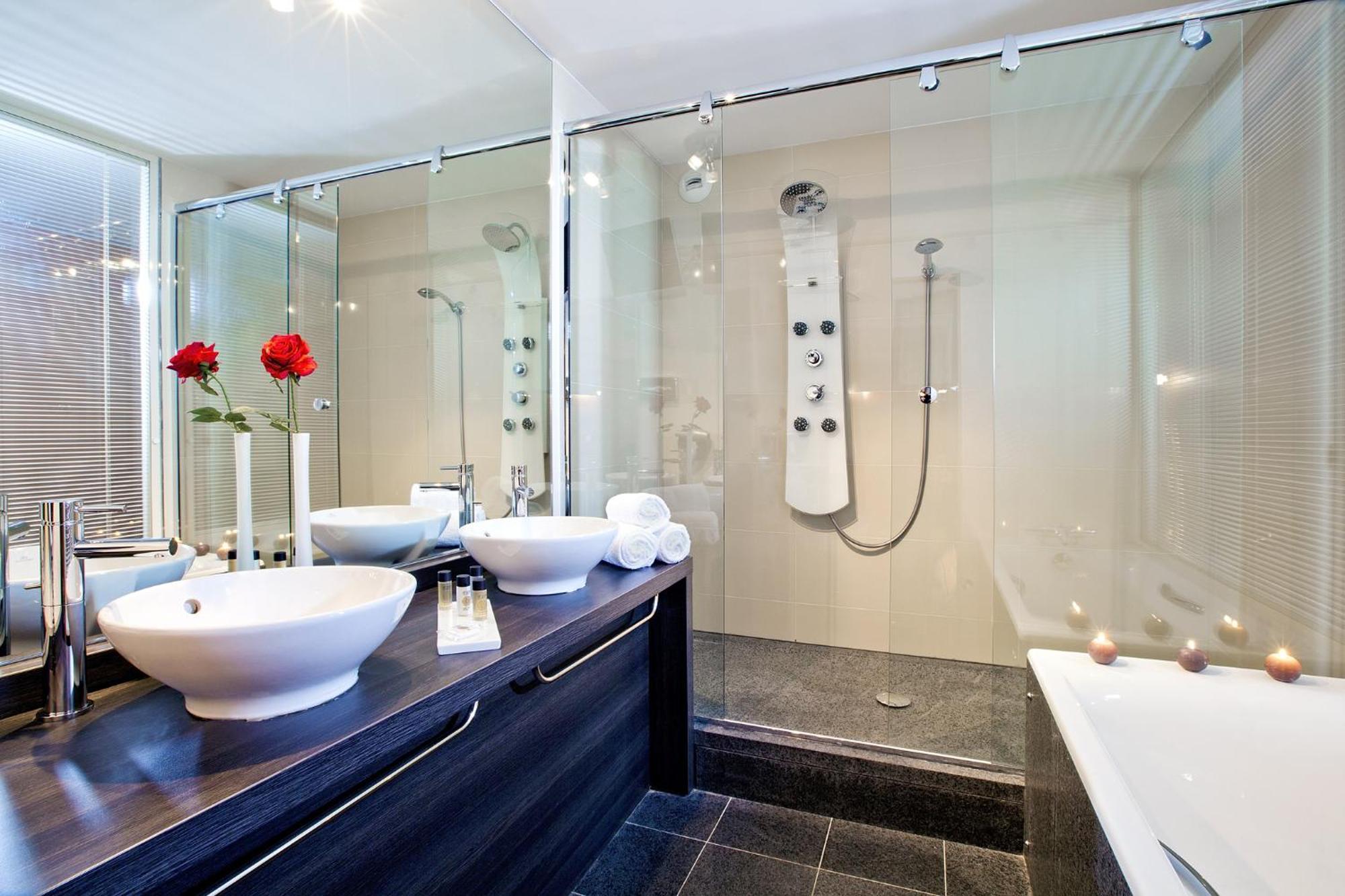 Deluxe One-Bedroom Suite