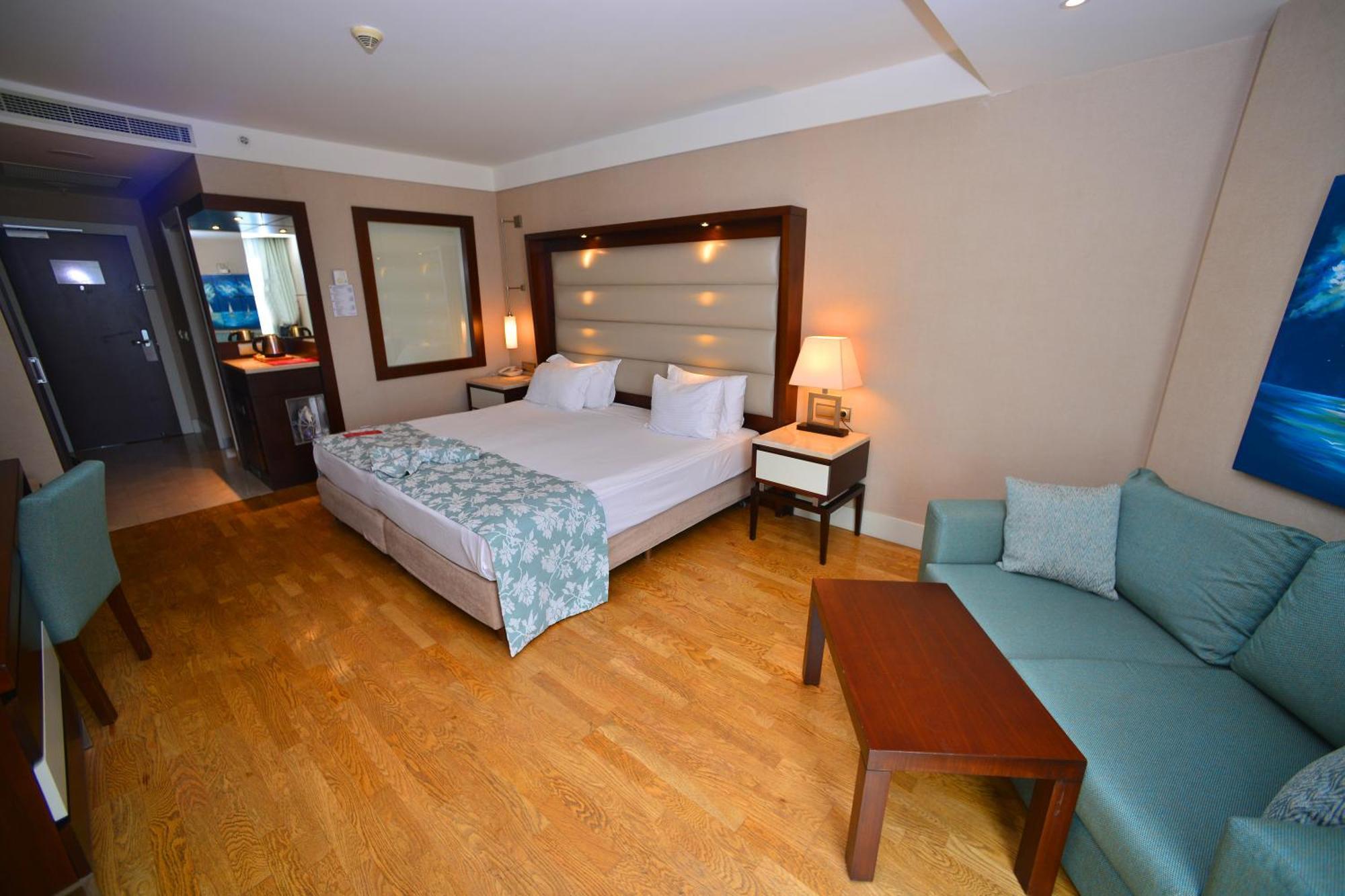 Deluxe Room Side Sea View