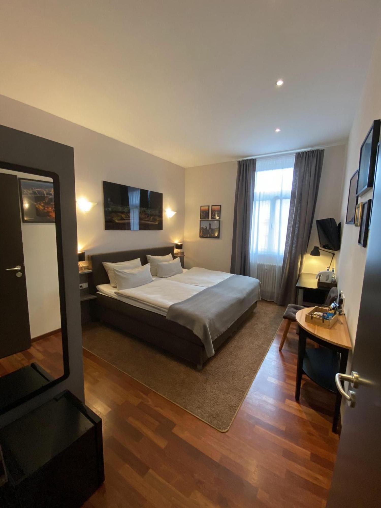 Classic Double Room,1658757595:JPEG