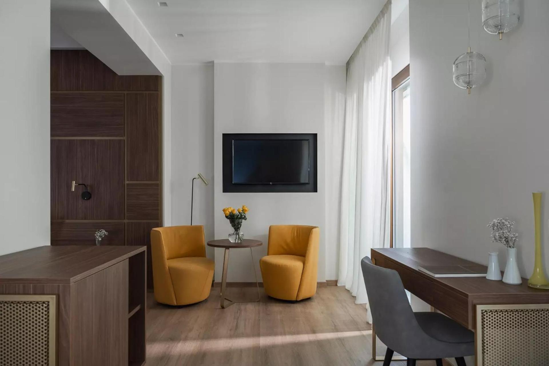 Deluxe Suite