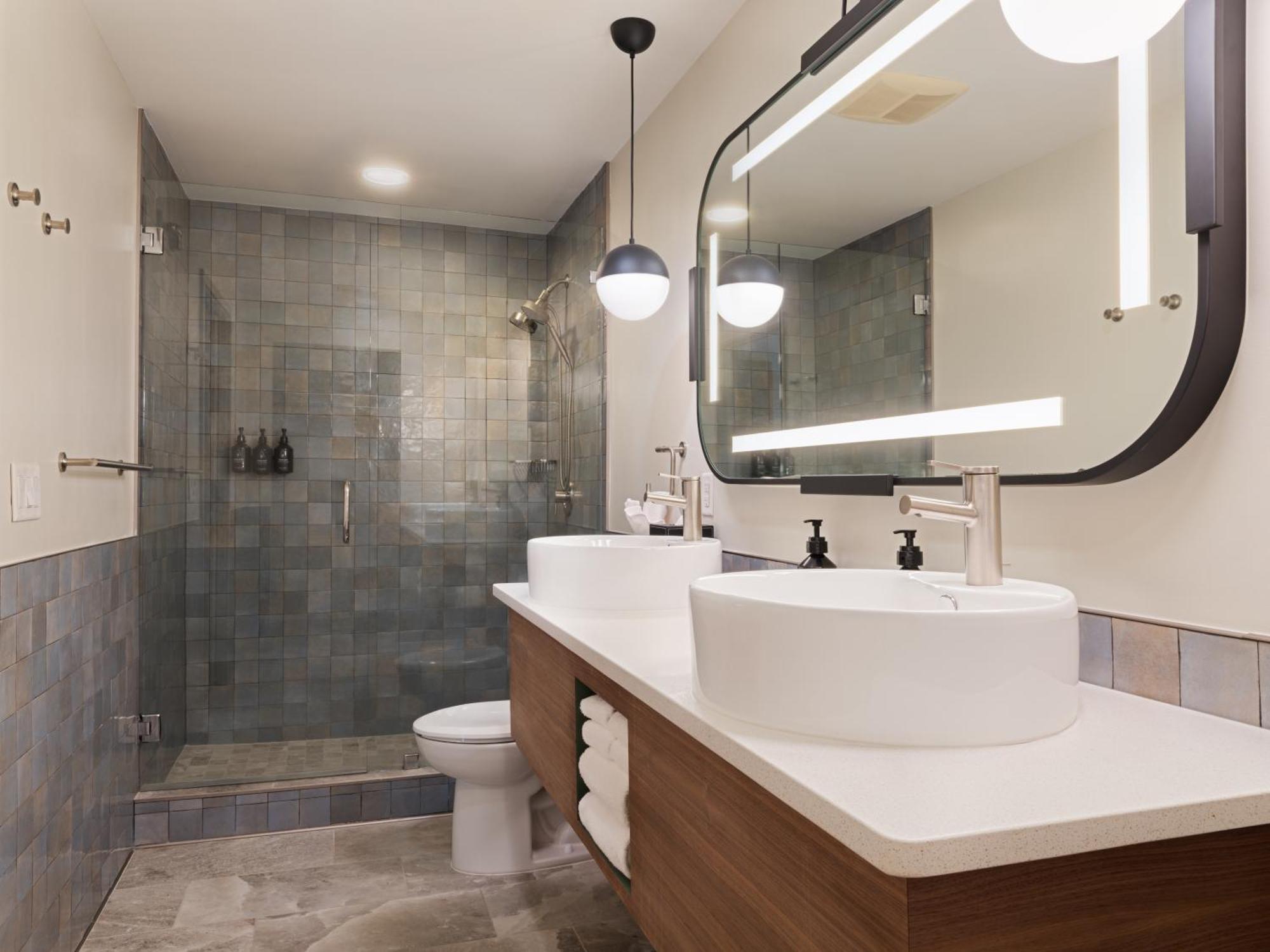 King Suite Hearing Accessible or Non-Smoking