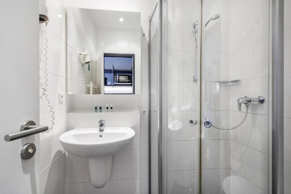Double Room,1658765996:JPEG