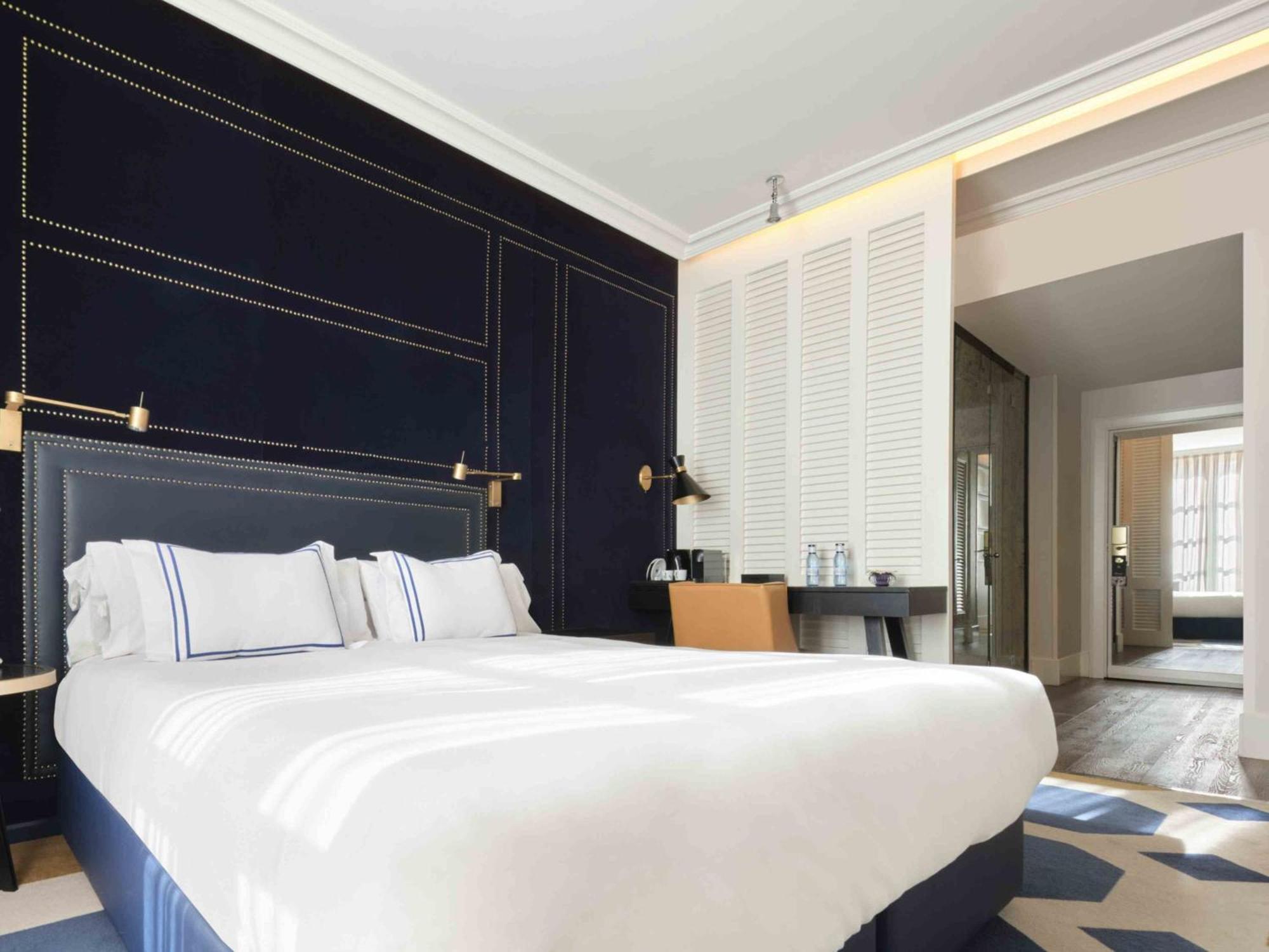 Superior Room,1658775165:JPEG