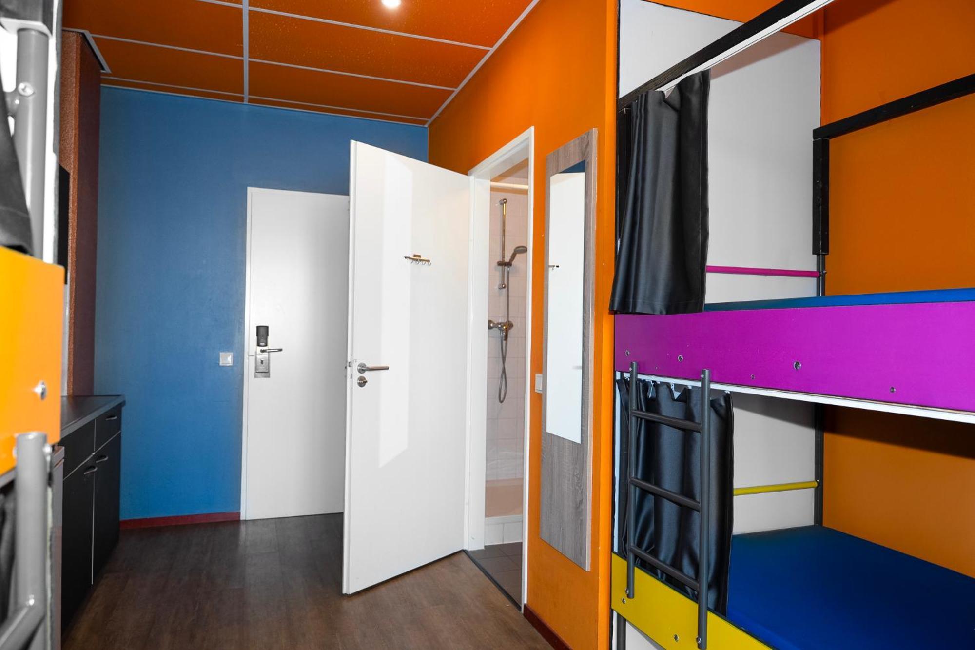 Bed 6-Bed Mixed Dormitory Room