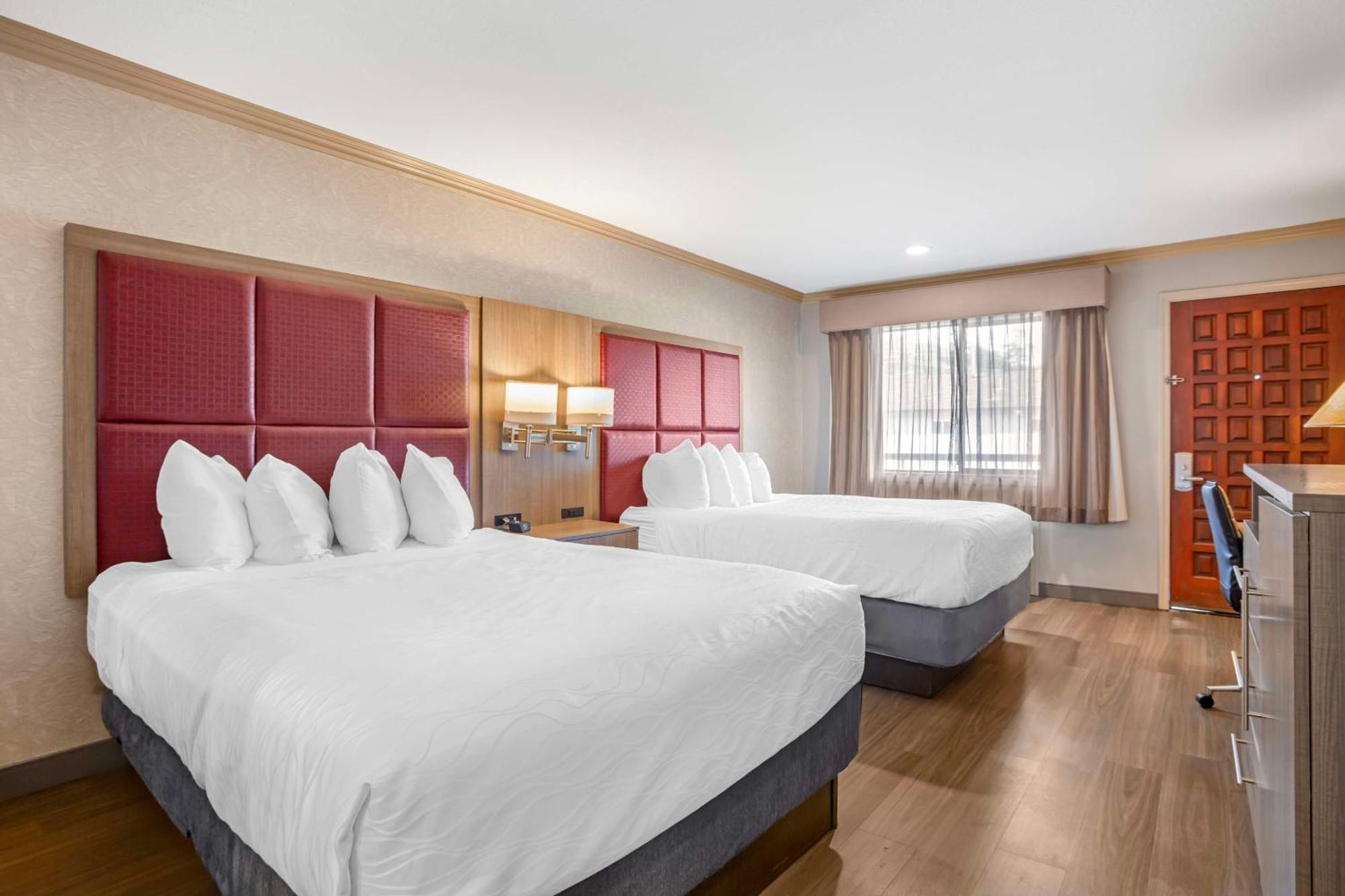 Queen Room Two Queen Beds Non-Smoking
