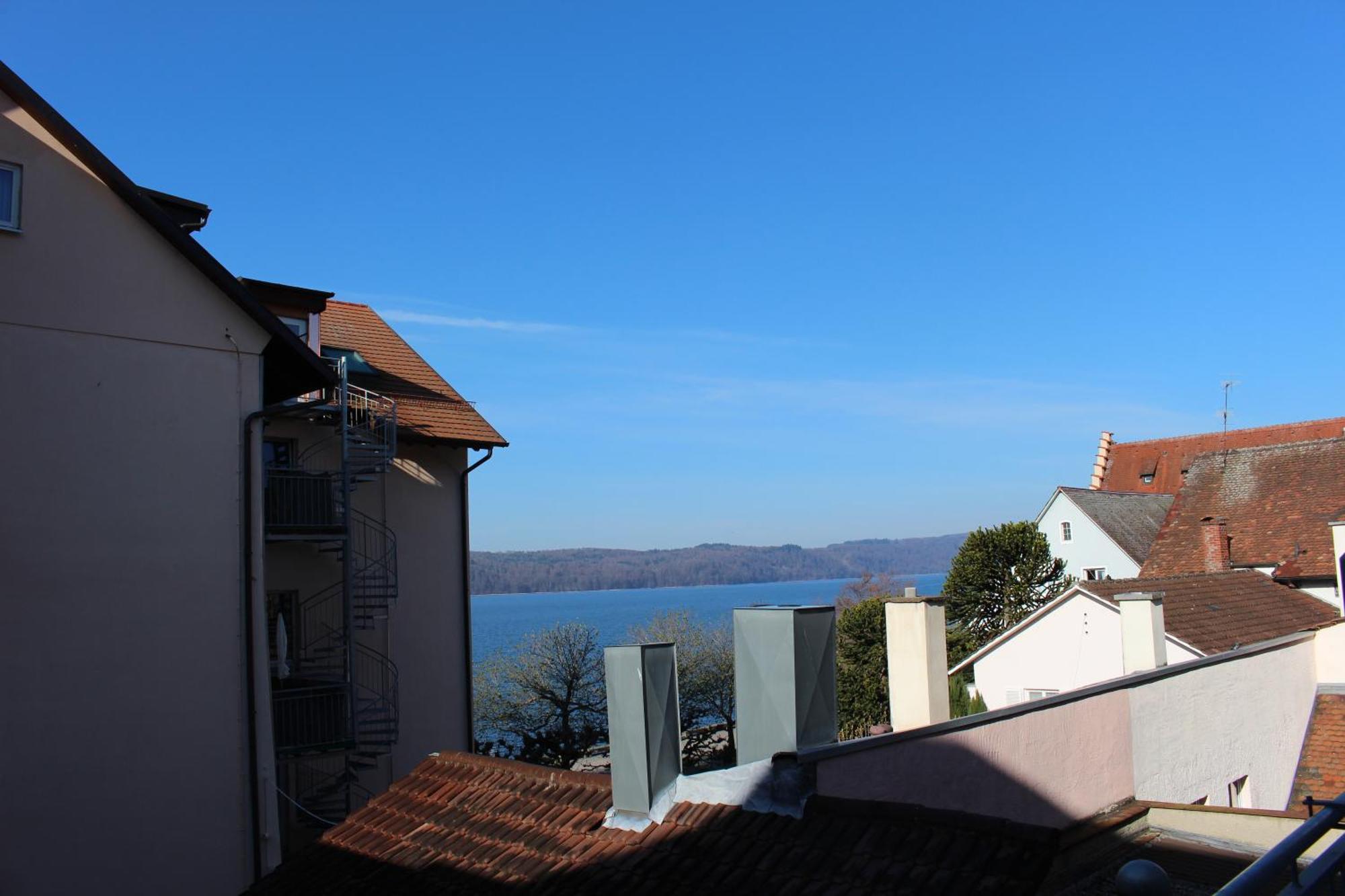 Double Room With Balcony and Partial Lake View,1686501547:JPEG