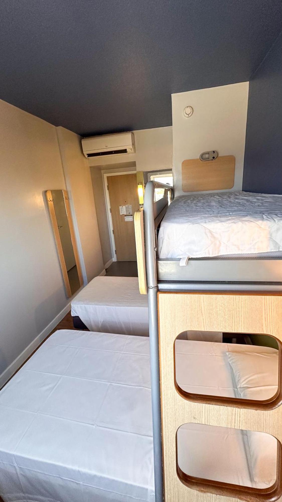 Apartment Three Single Beds