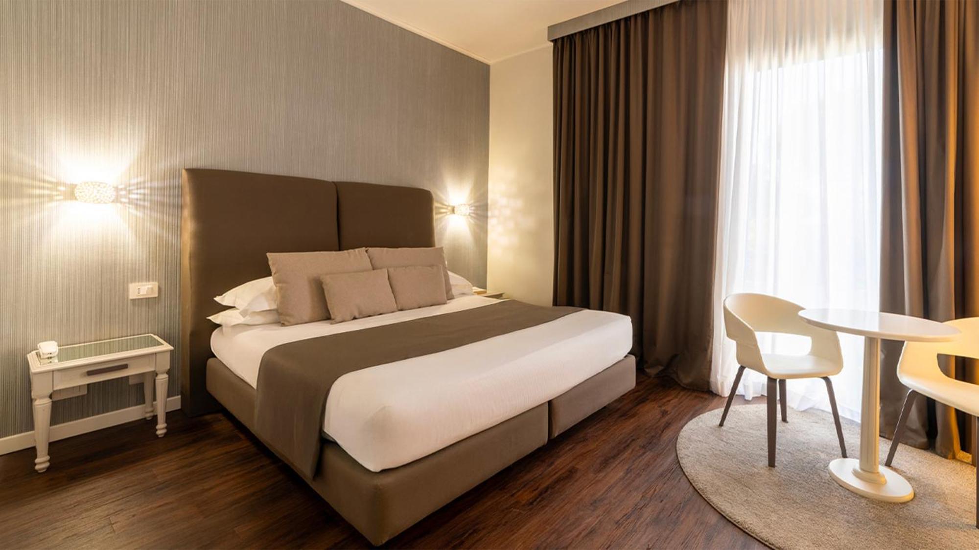Deluxe Queen Room Spa Access