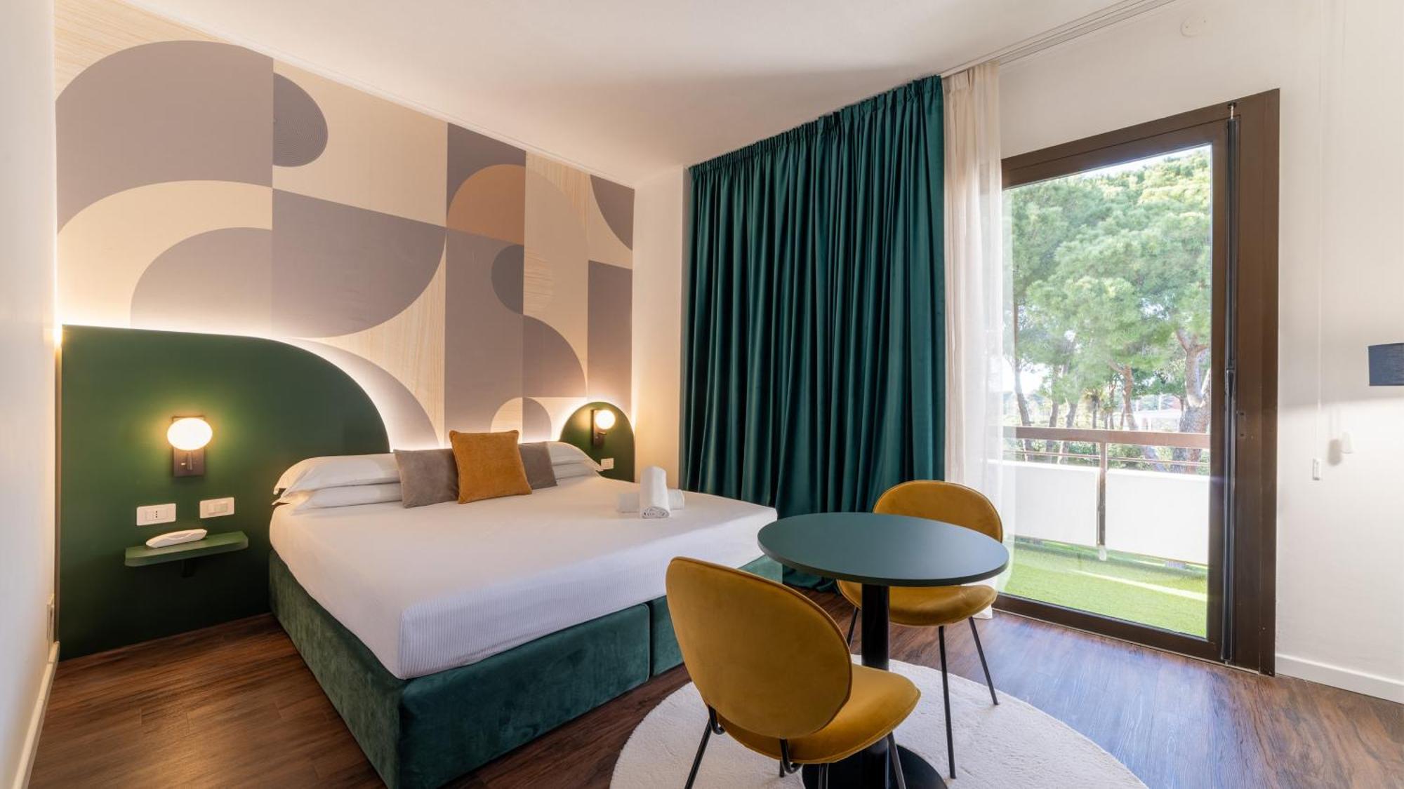 Deluxe Queen Room Spa Access