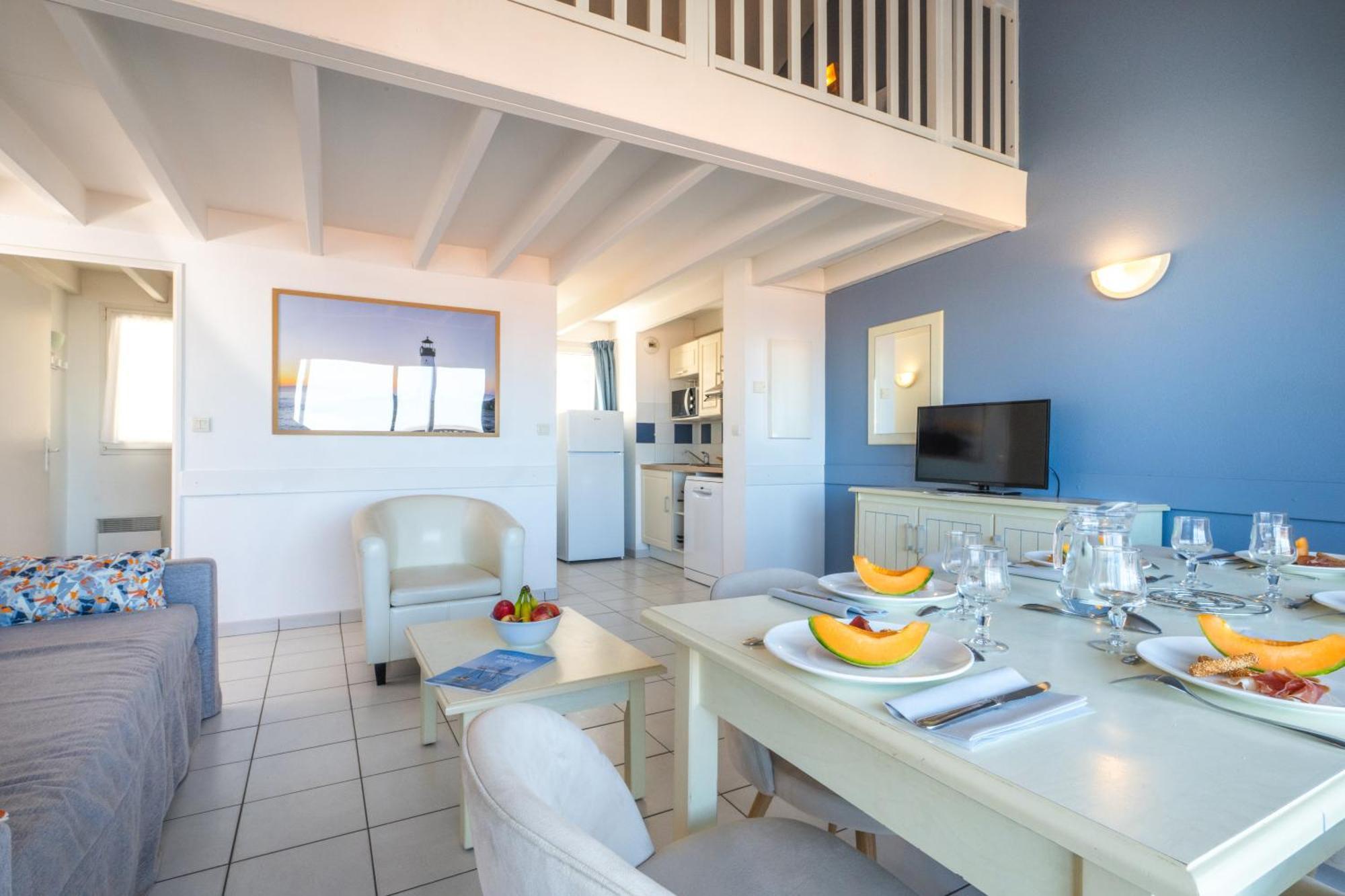 3-Room Apartment Sea or Swimming Pool Side