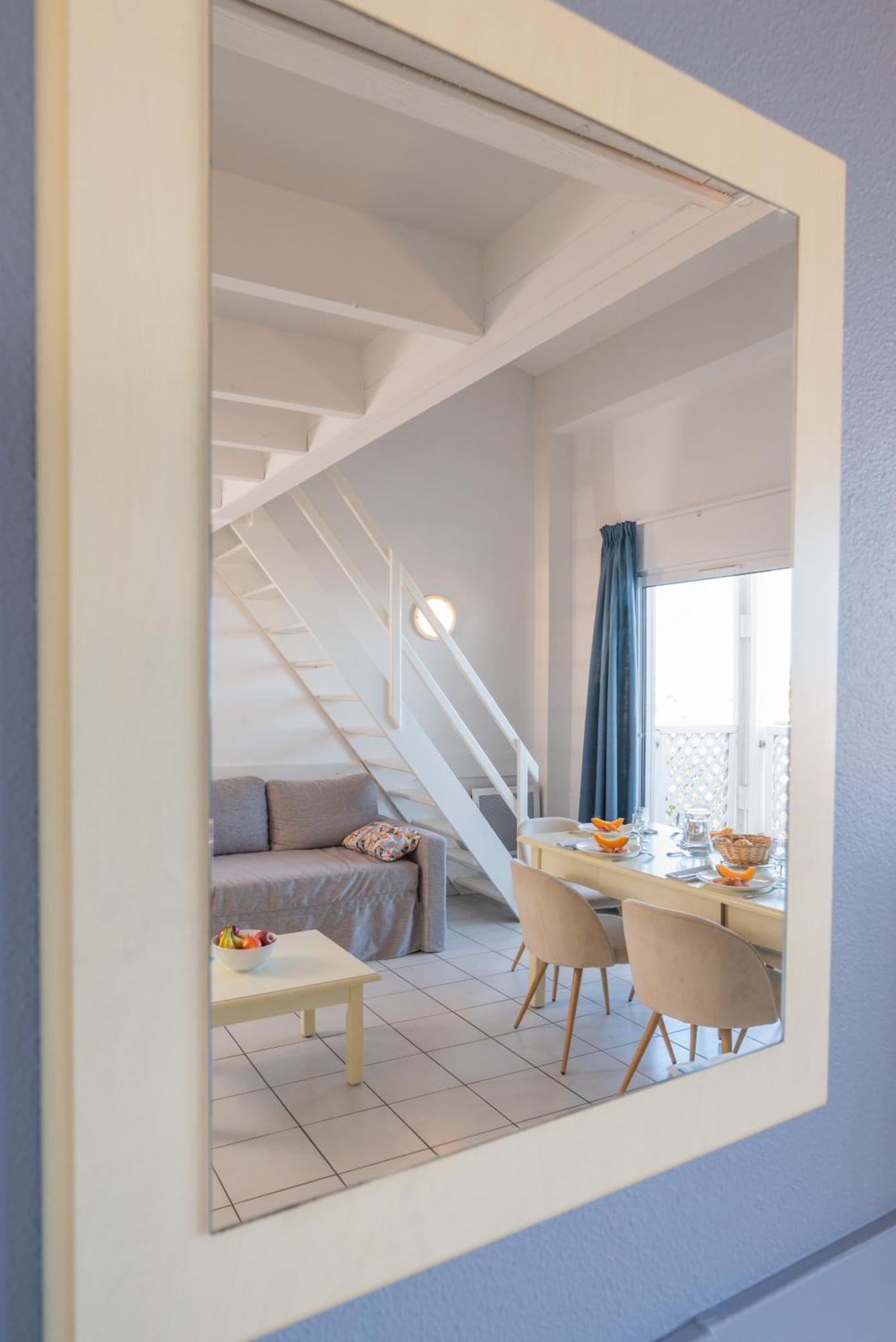3-Room Apartment Sea or Swimming Pool Side