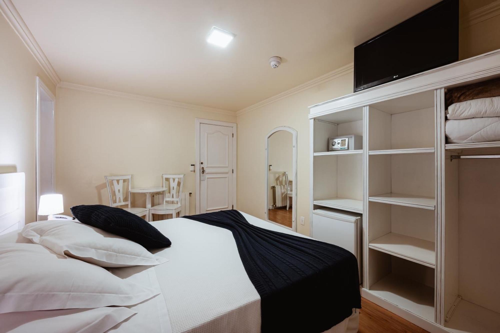 Deluxe Room,1659464197:JPEG