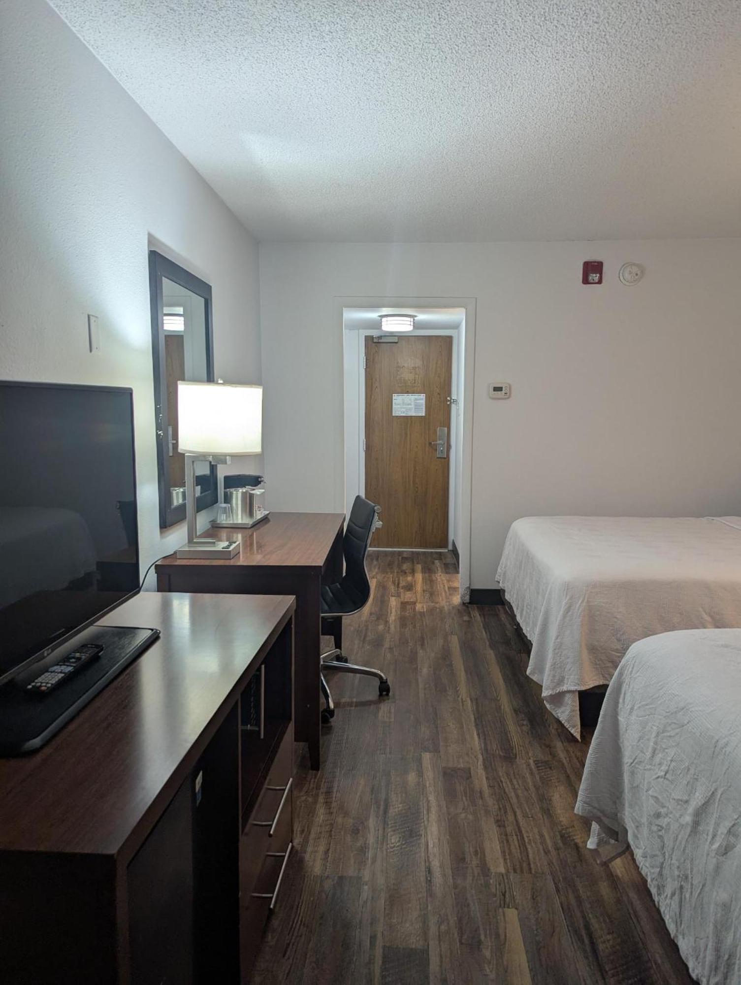 Queen Room Two Queen Beds Non-Smoking
