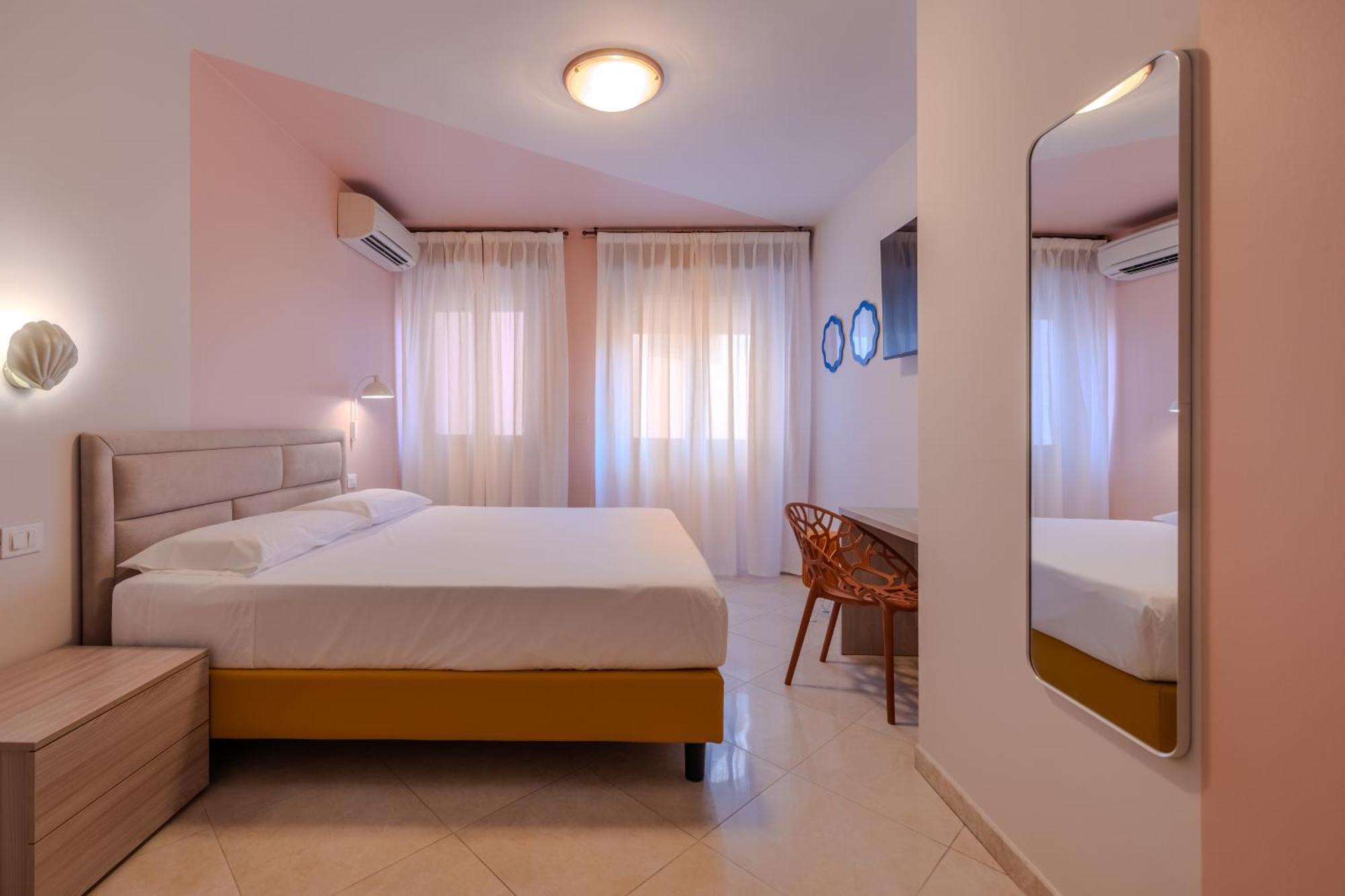 Double Room,1659478824:JPEG