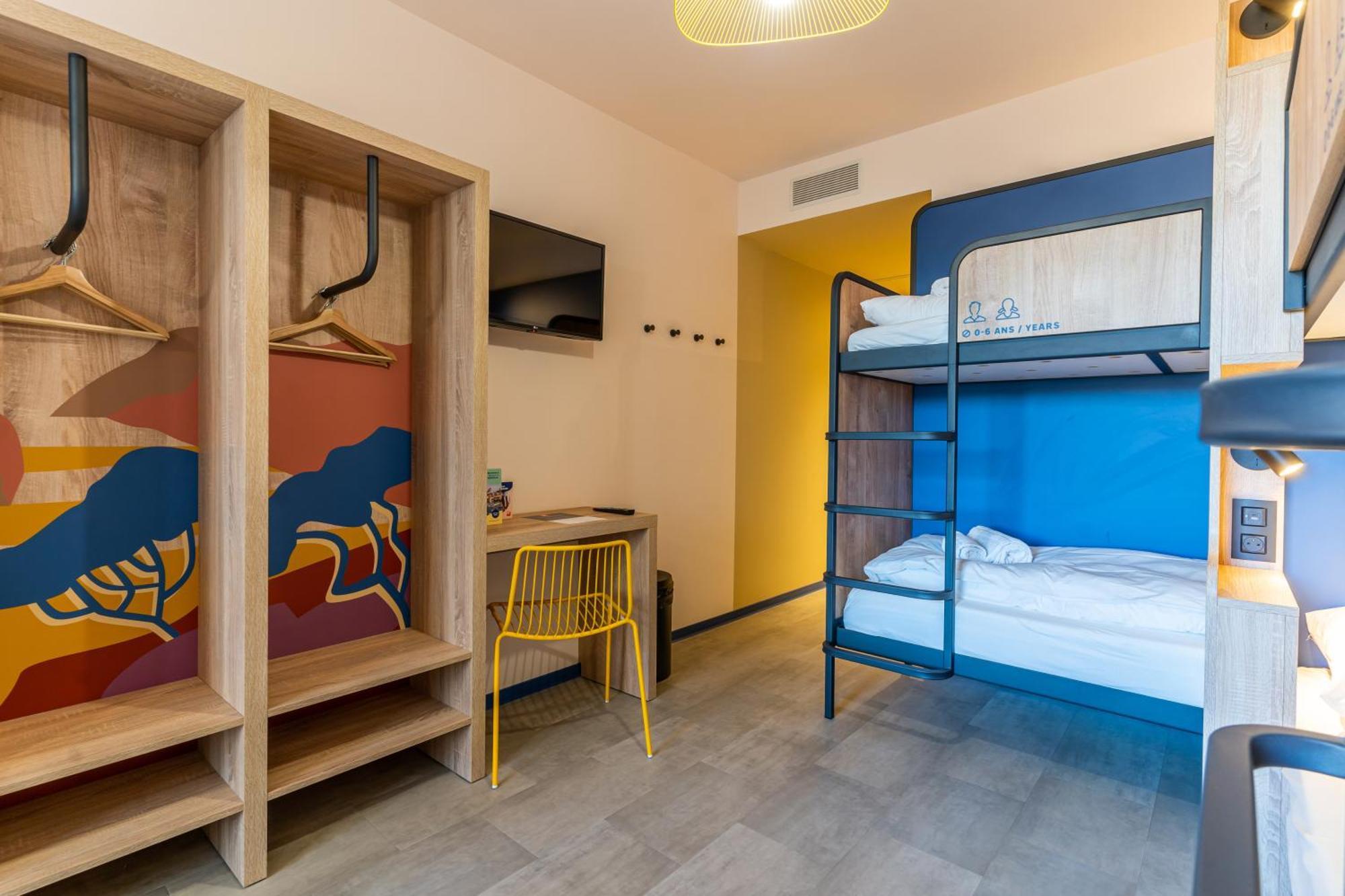 5-Bed Room