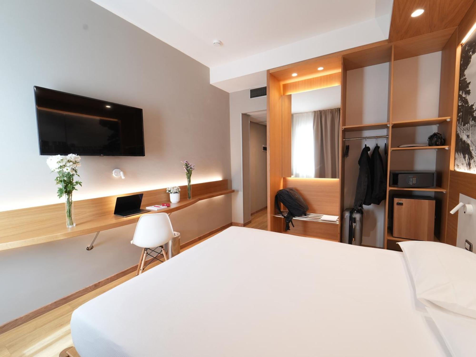 Classic Double Room