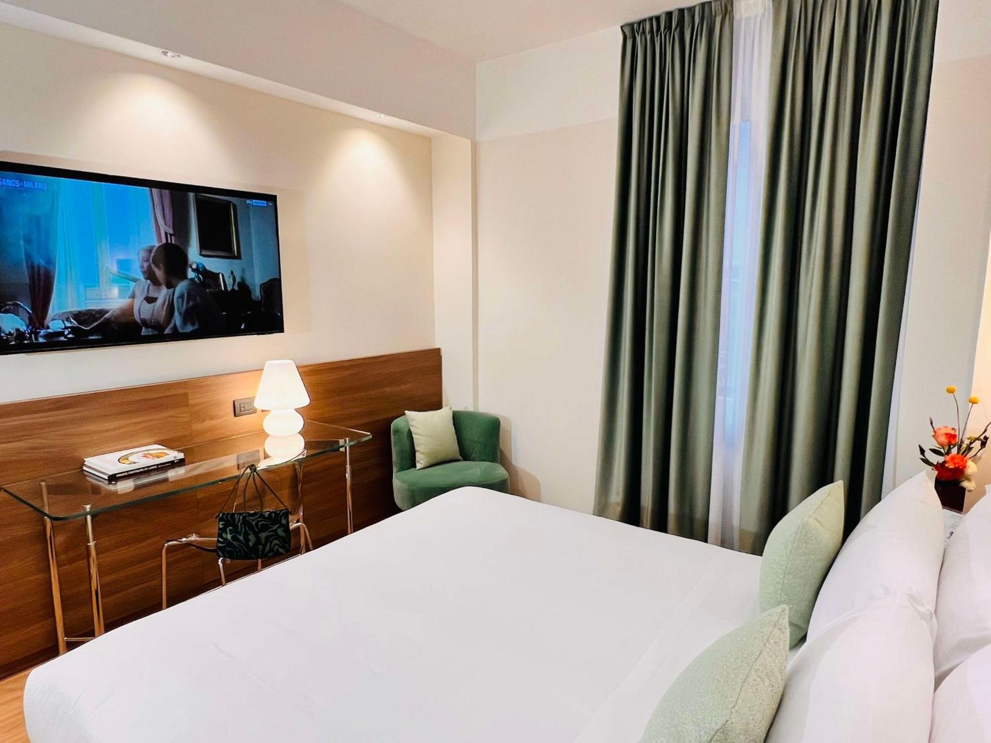 Comfort Queen Room