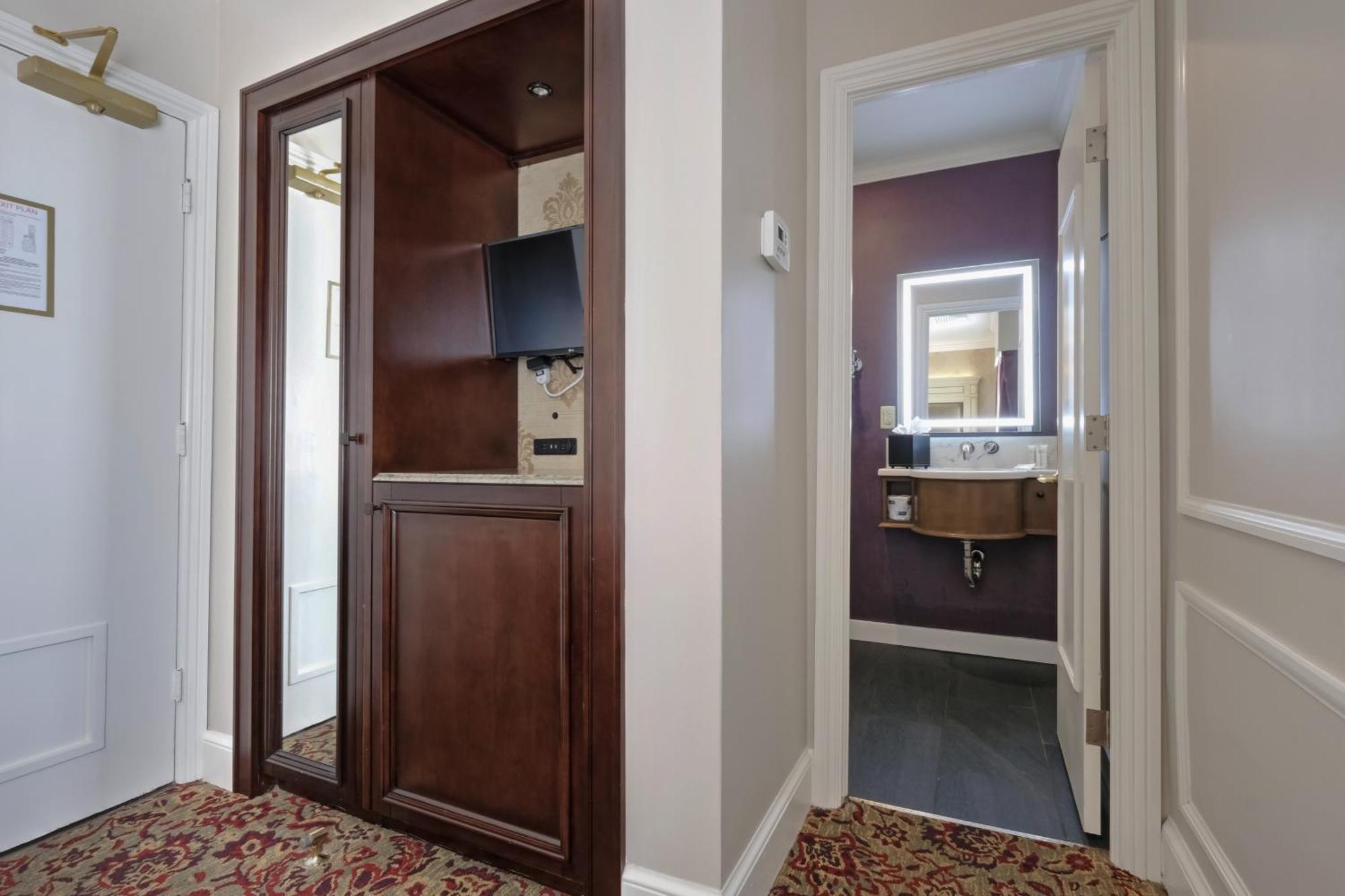 Deluxe Double Room Two Double Beds