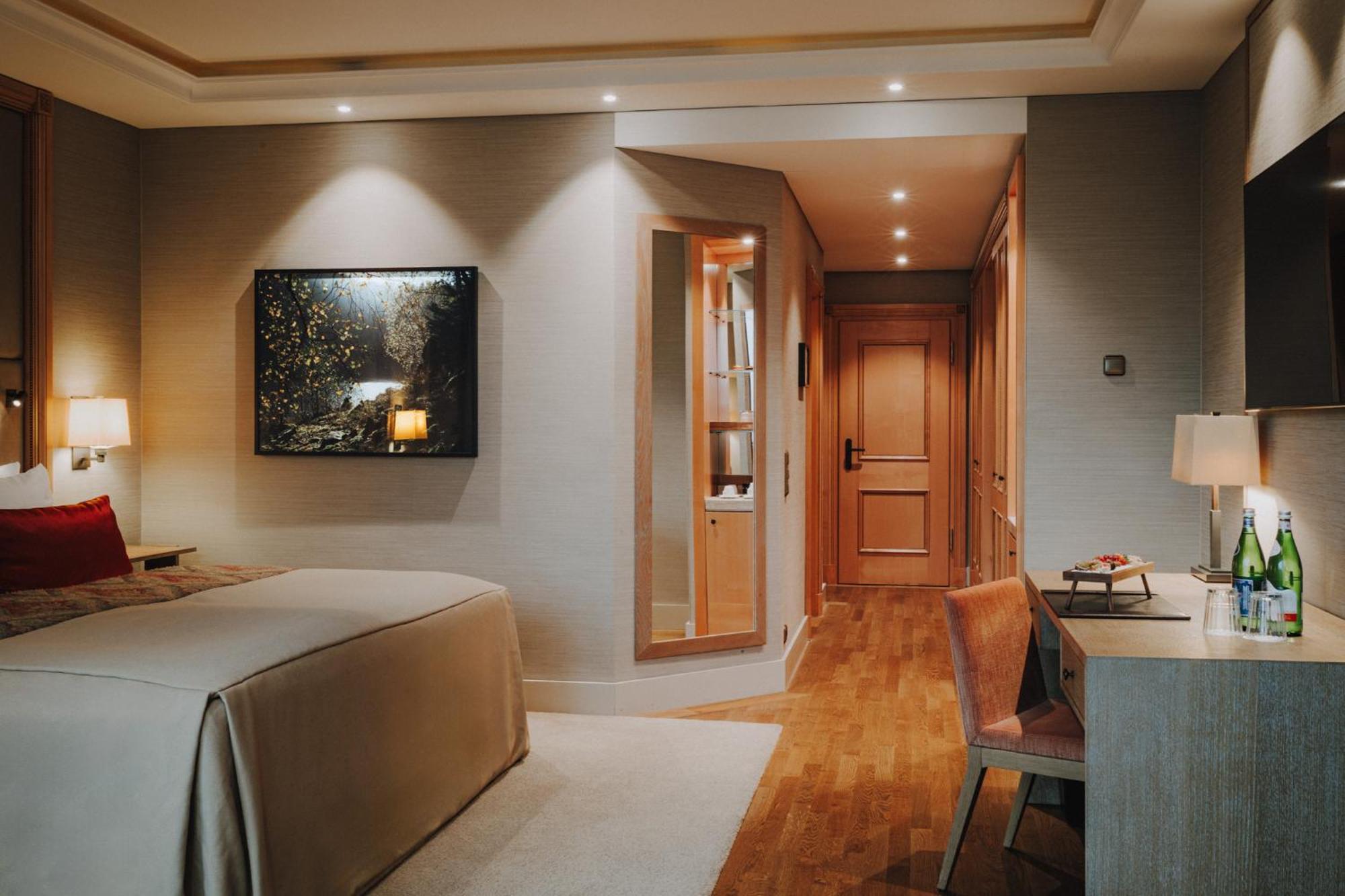 Elegant Nature Deluxe Double Room Alpine View