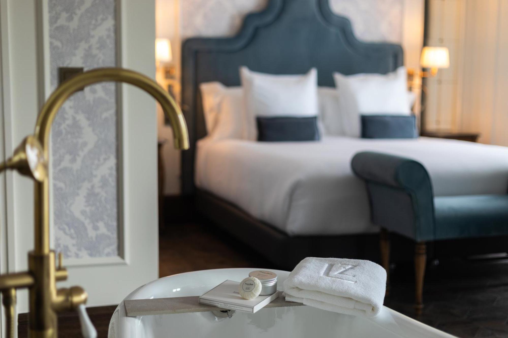 Exclusive Double Room bathtub Sea View,1660284539:JPEG