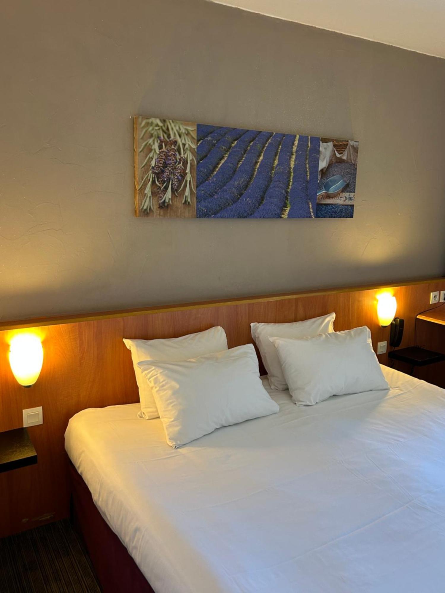 Double Room,1660292284:JPEG