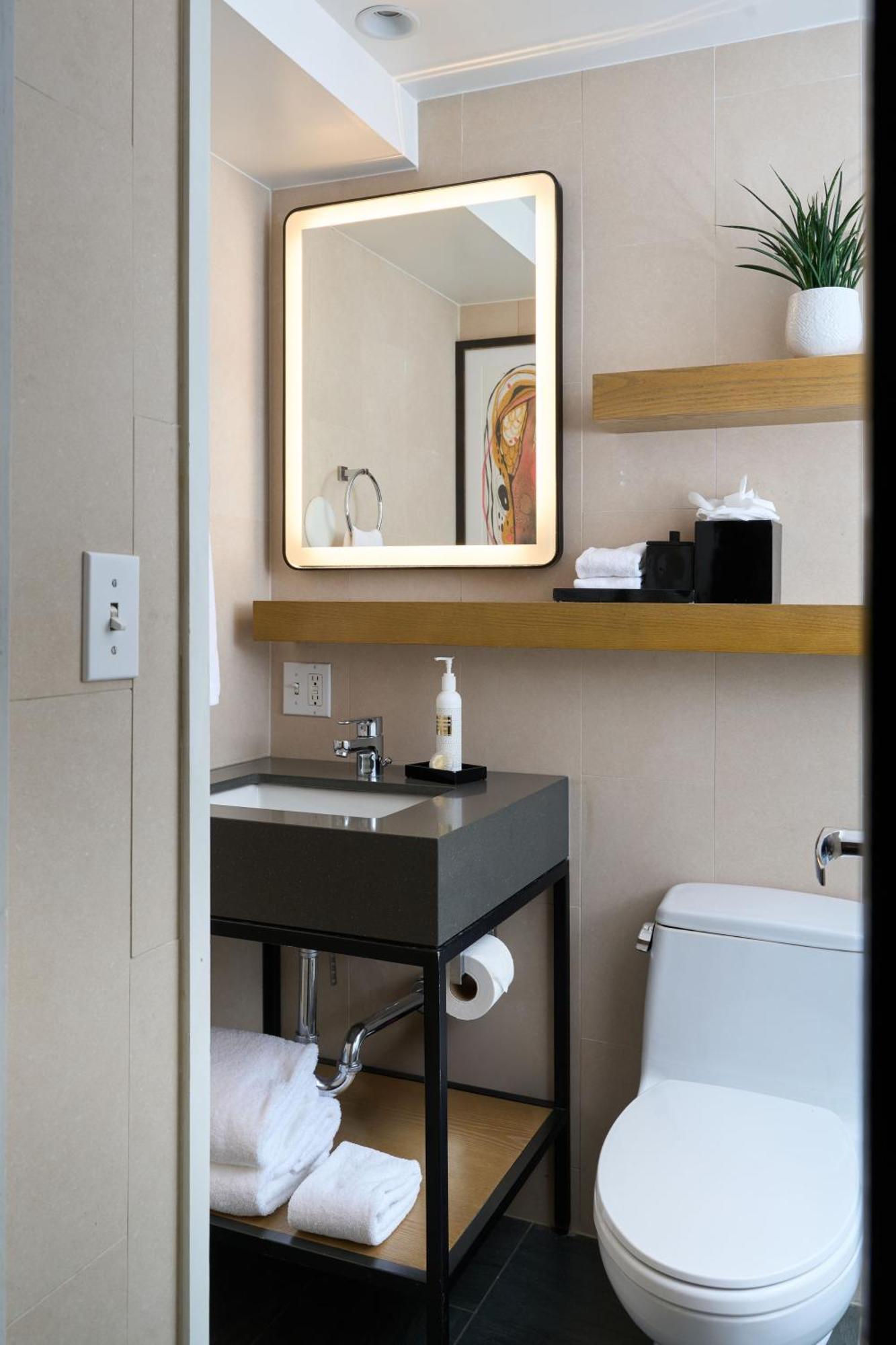 King Guestroom
