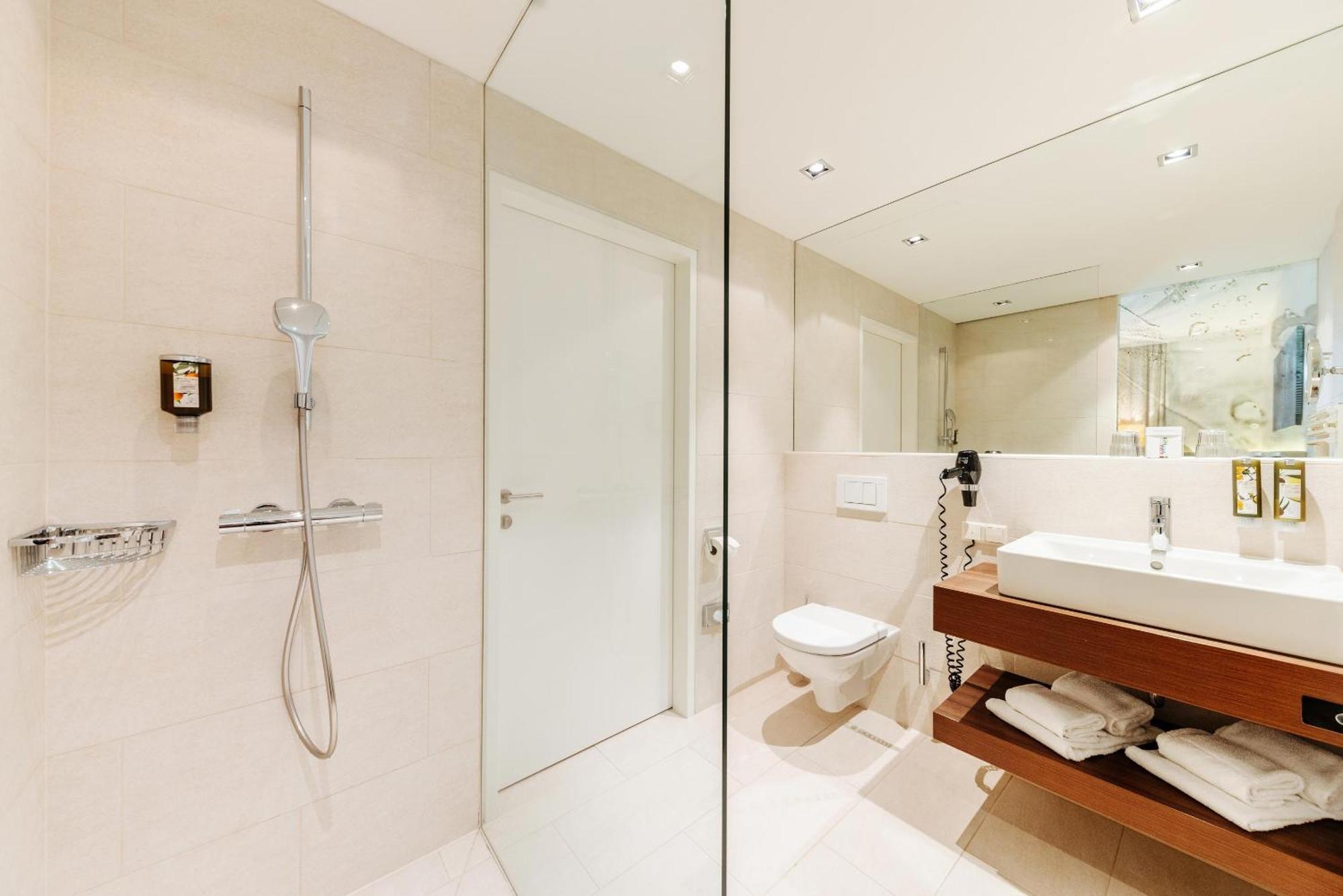 Double Room Balcony Thermal Bath Access,1660300282:JPEG