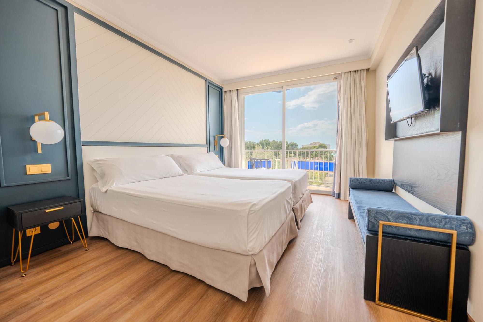 Superior Twin Room Garden View