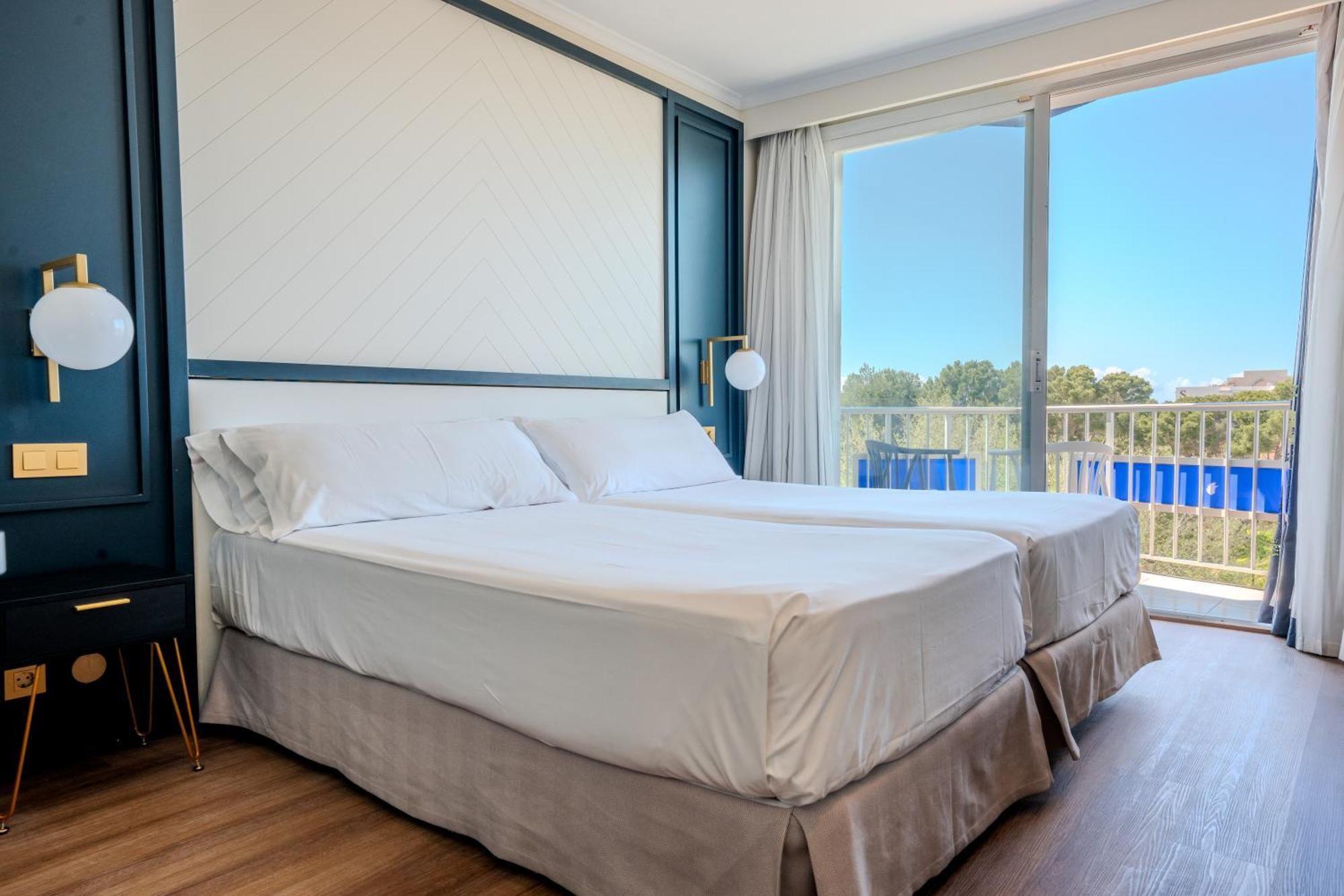 Superior Twin Room Garden View
