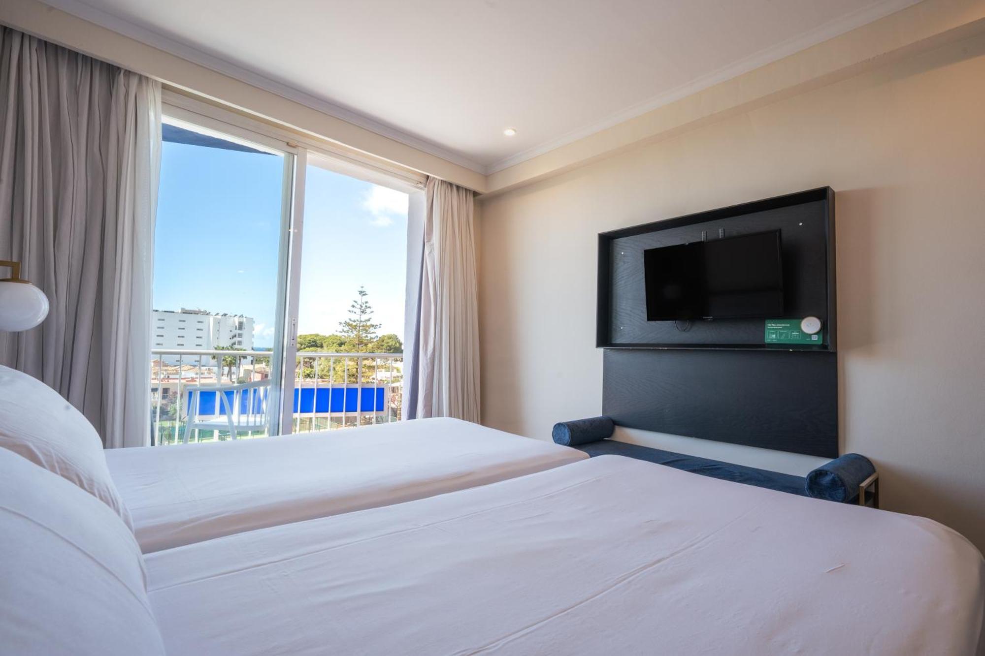 Superior Twin Room Garden View