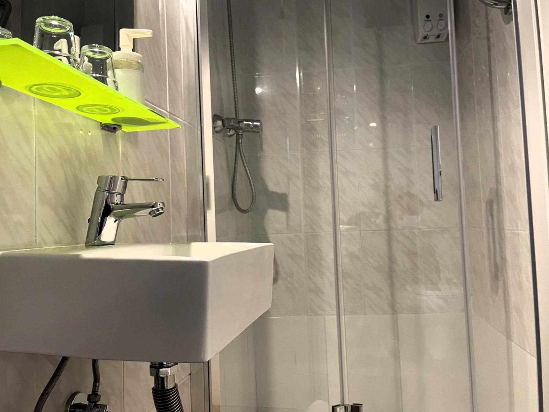 Twin Room Private Bathroom