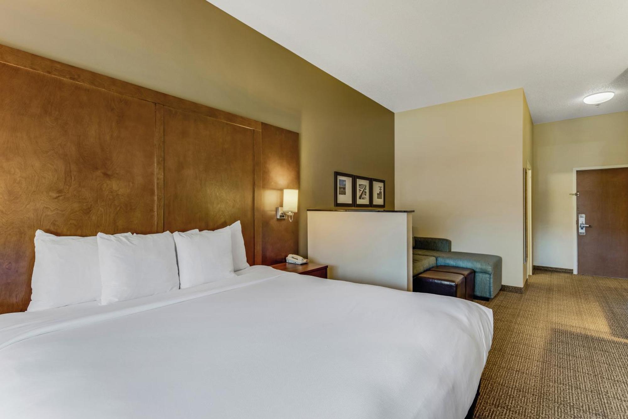 King Suite Accessible or Non-Smoking