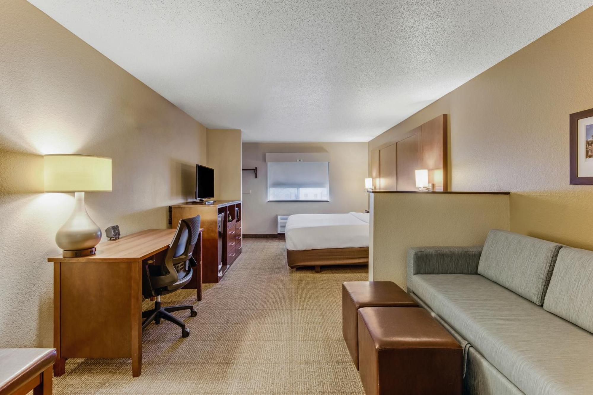 King Suite Accessible or Non-Smoking