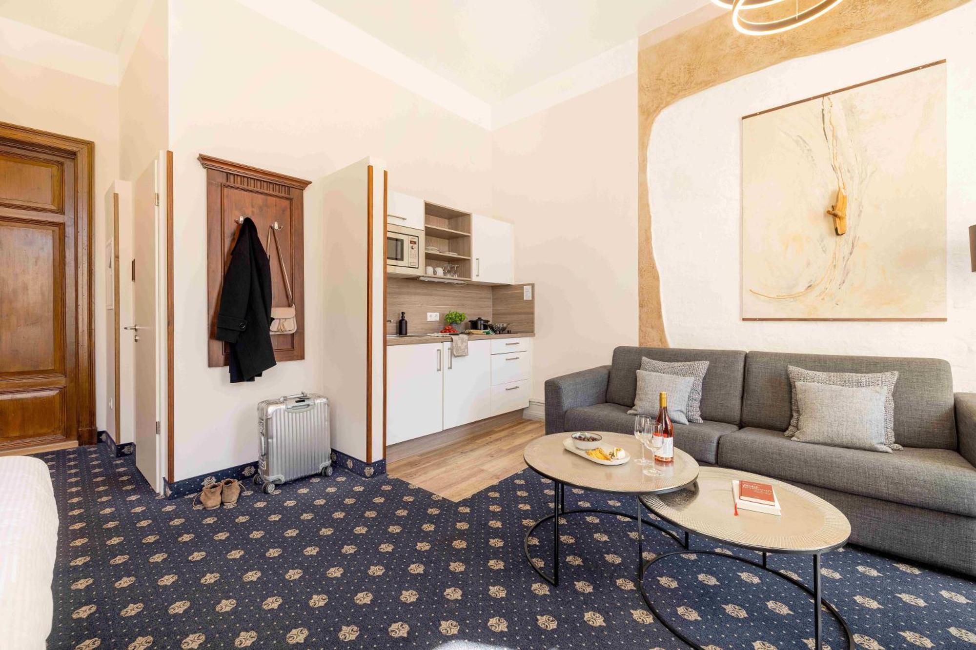 Deluxe Apartment