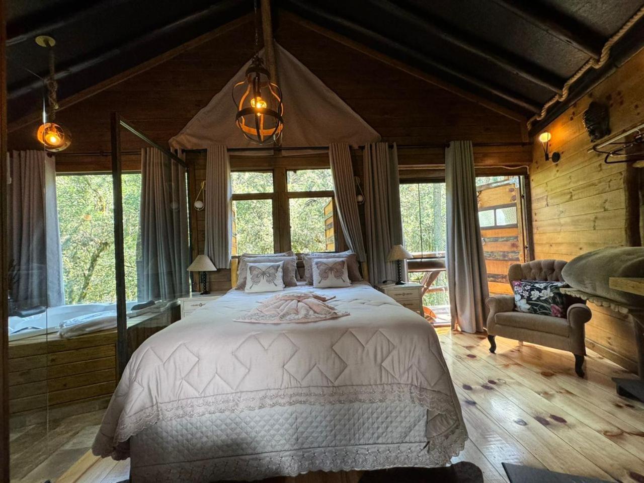 Deluxe Bungalow