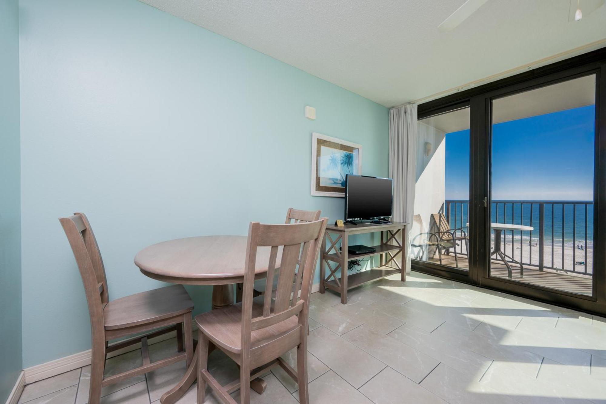 Suite – Gulf Front