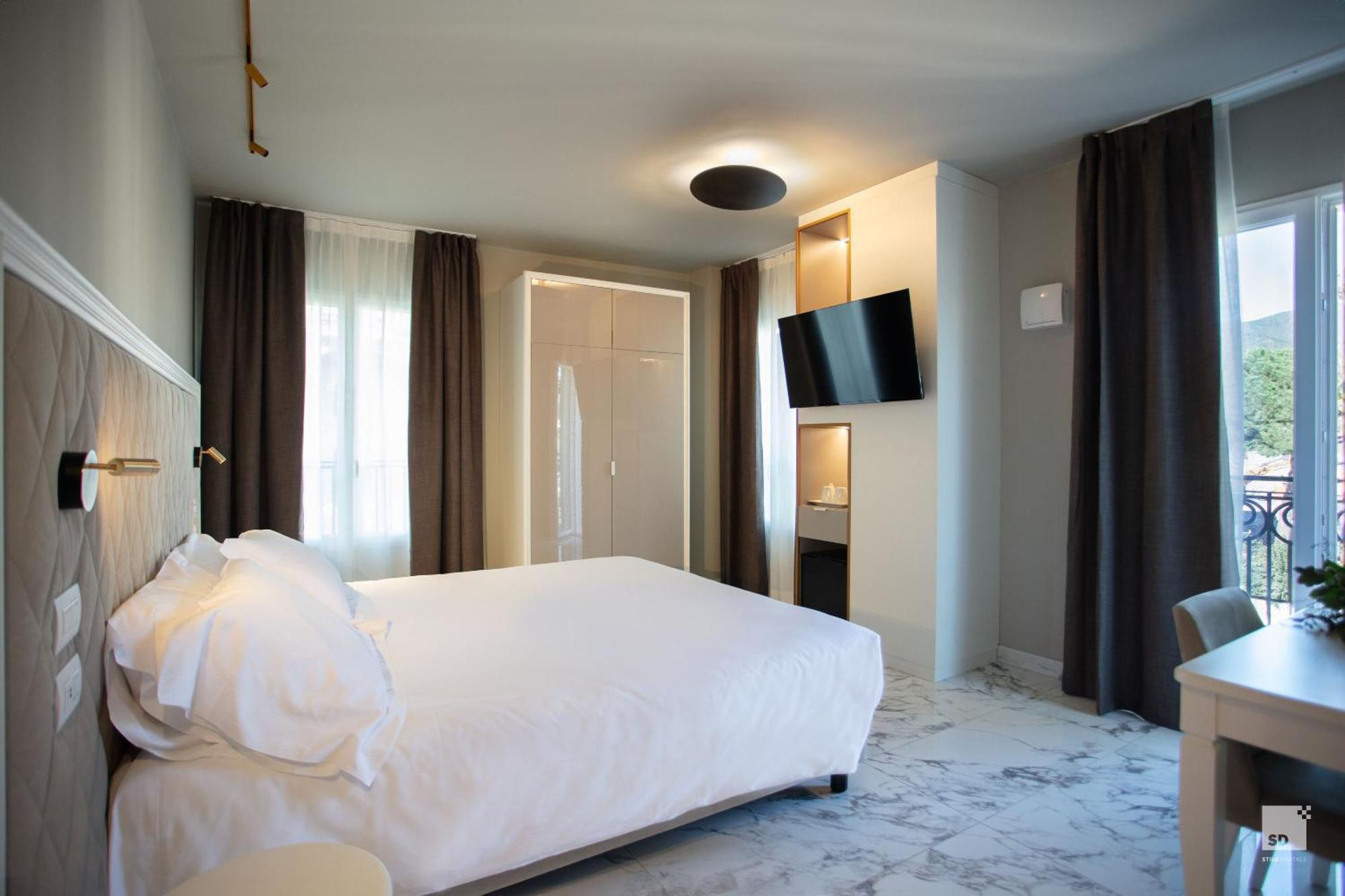 Large Double or Twin Room
