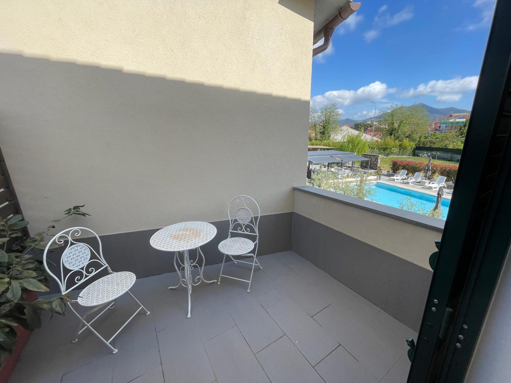Double Room Pool View