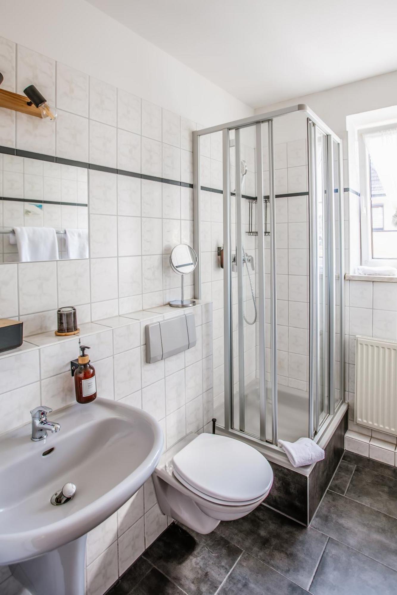 Triple Room Bathroom