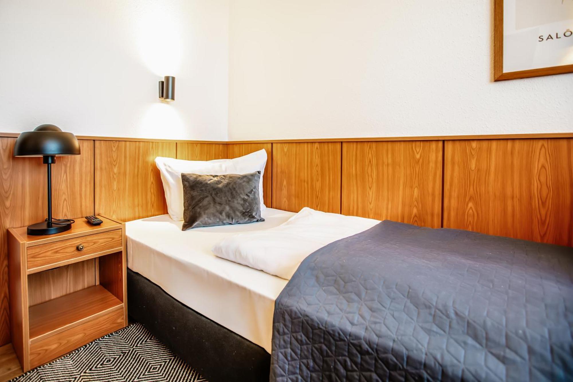 Single Room,1660450436:JPEG