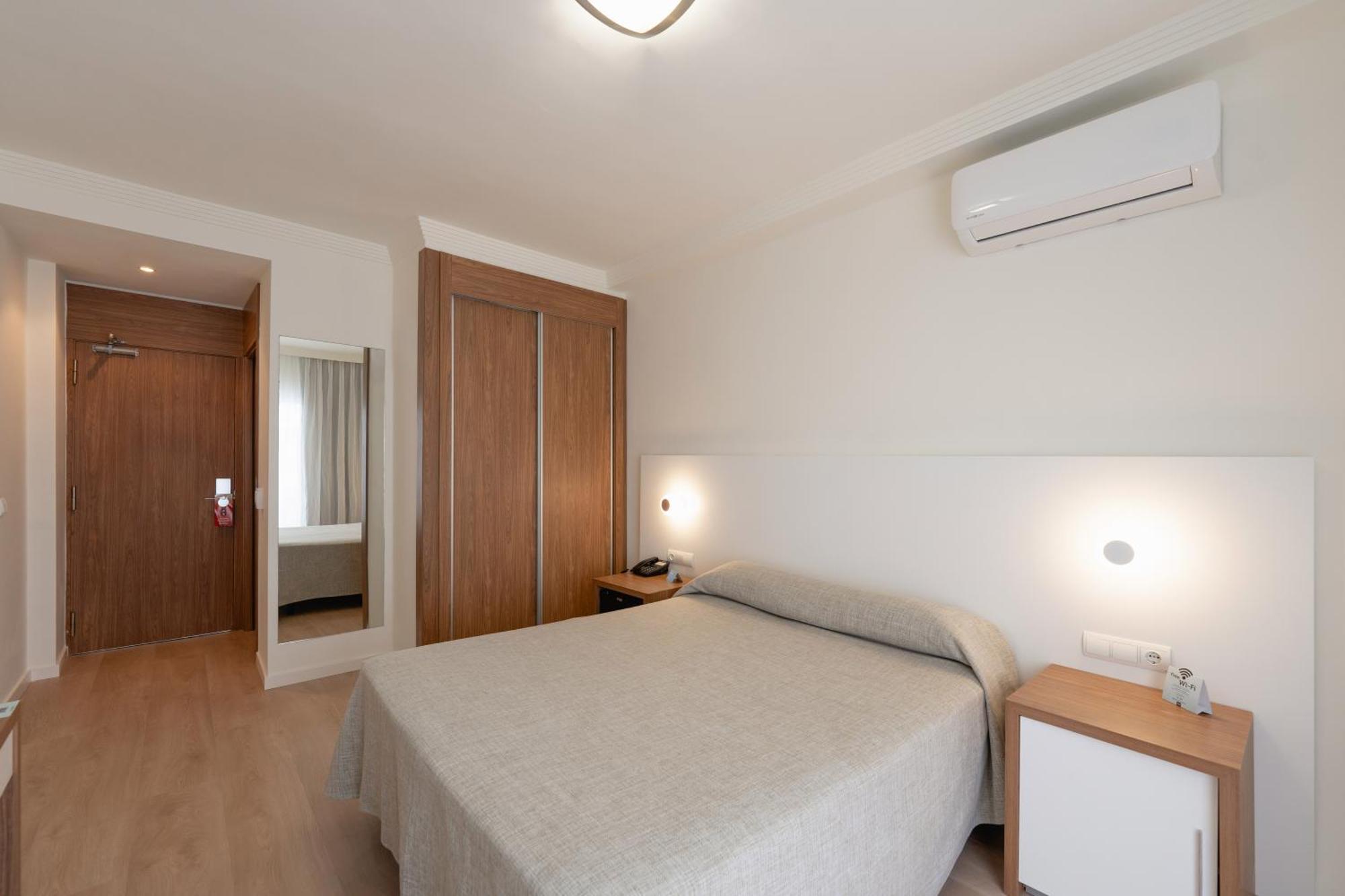 Double or Twin Room Terrace