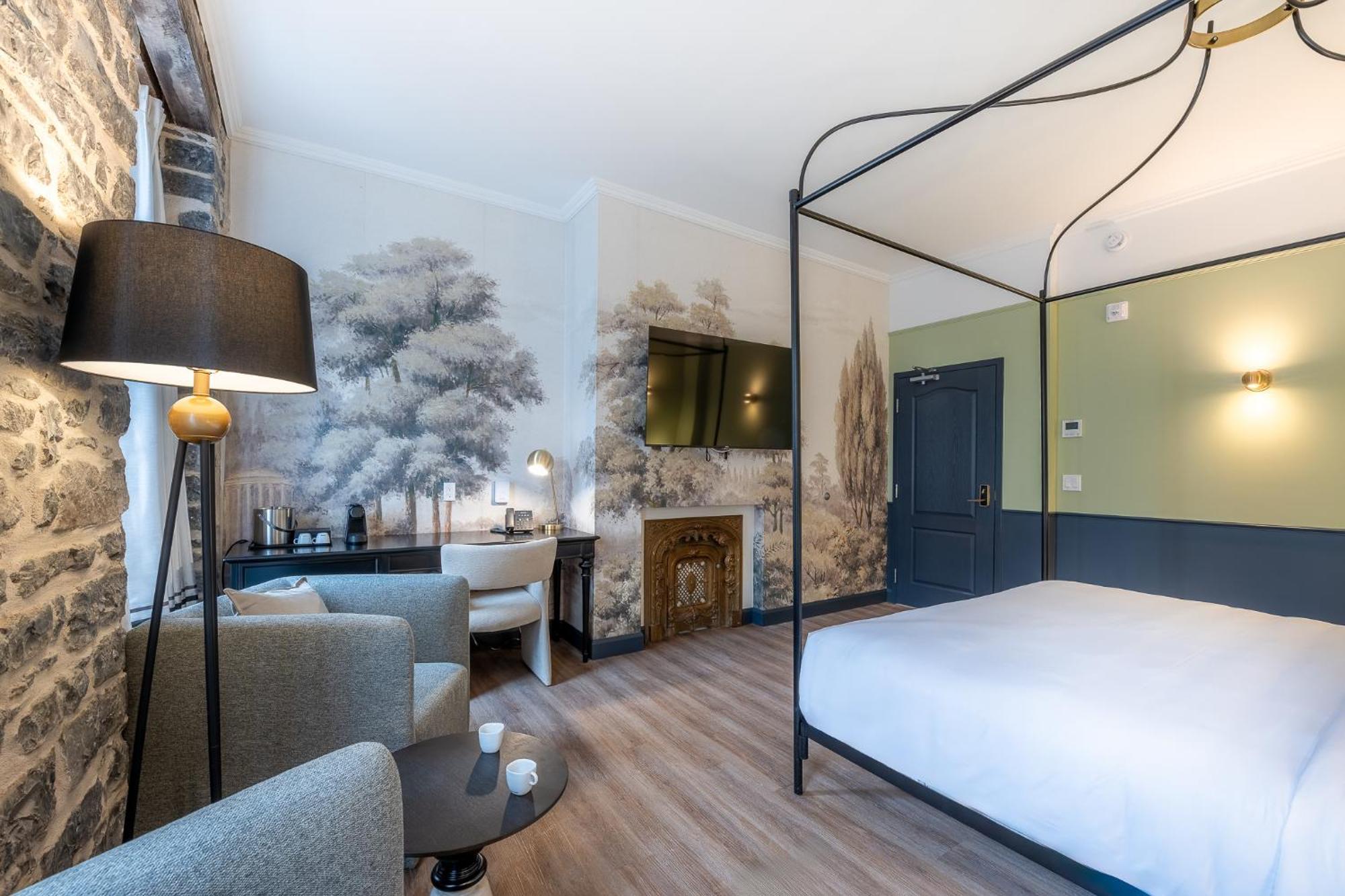 Deluxe King Room,1661110158:JPEG