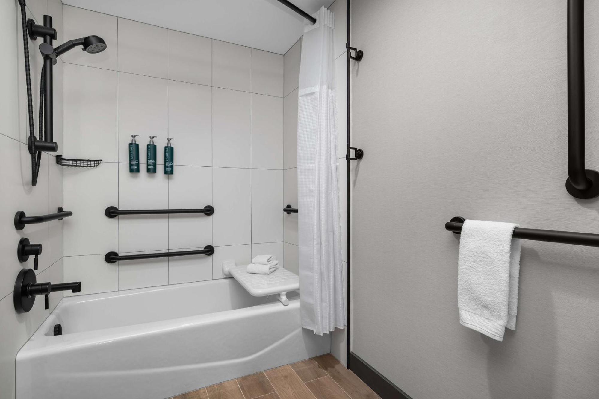 King Room Bathtub Non-Smoking Mobility Accessible