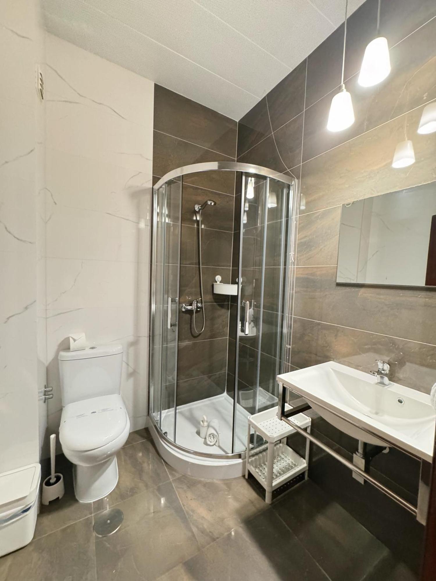 Double Room with Extra Bed (2 Adults + 1 Child),1661112911:JPEG