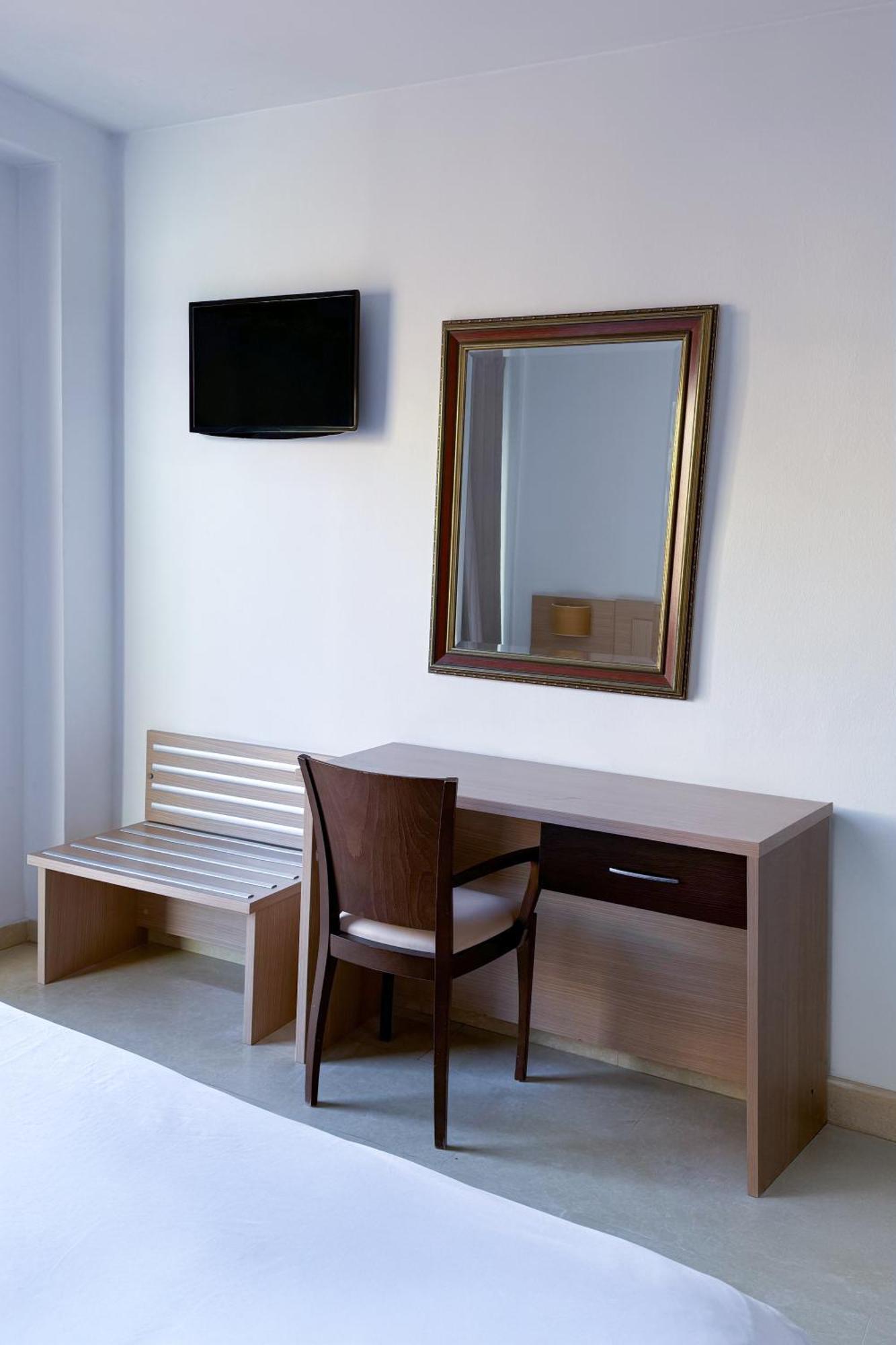 Twin Room,1661113672:JPEG