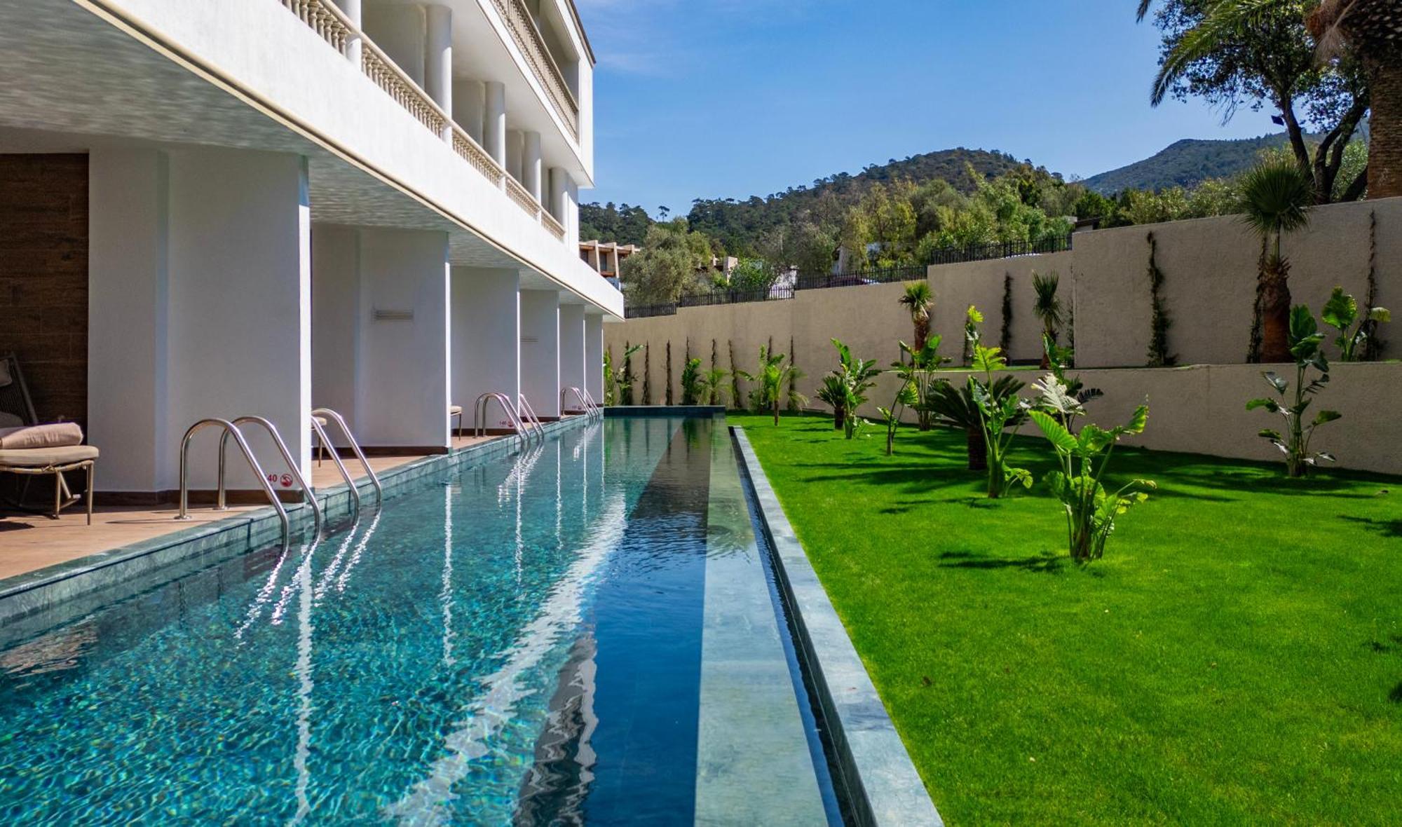 Swim Up Deluxe Room